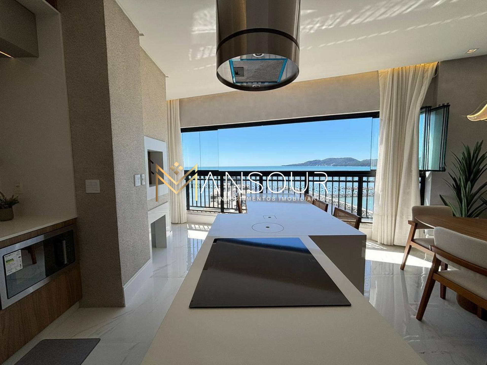 Apartamento Para Vender com 03 quartos 03 suítes no bairro Meia Praia em Itapema