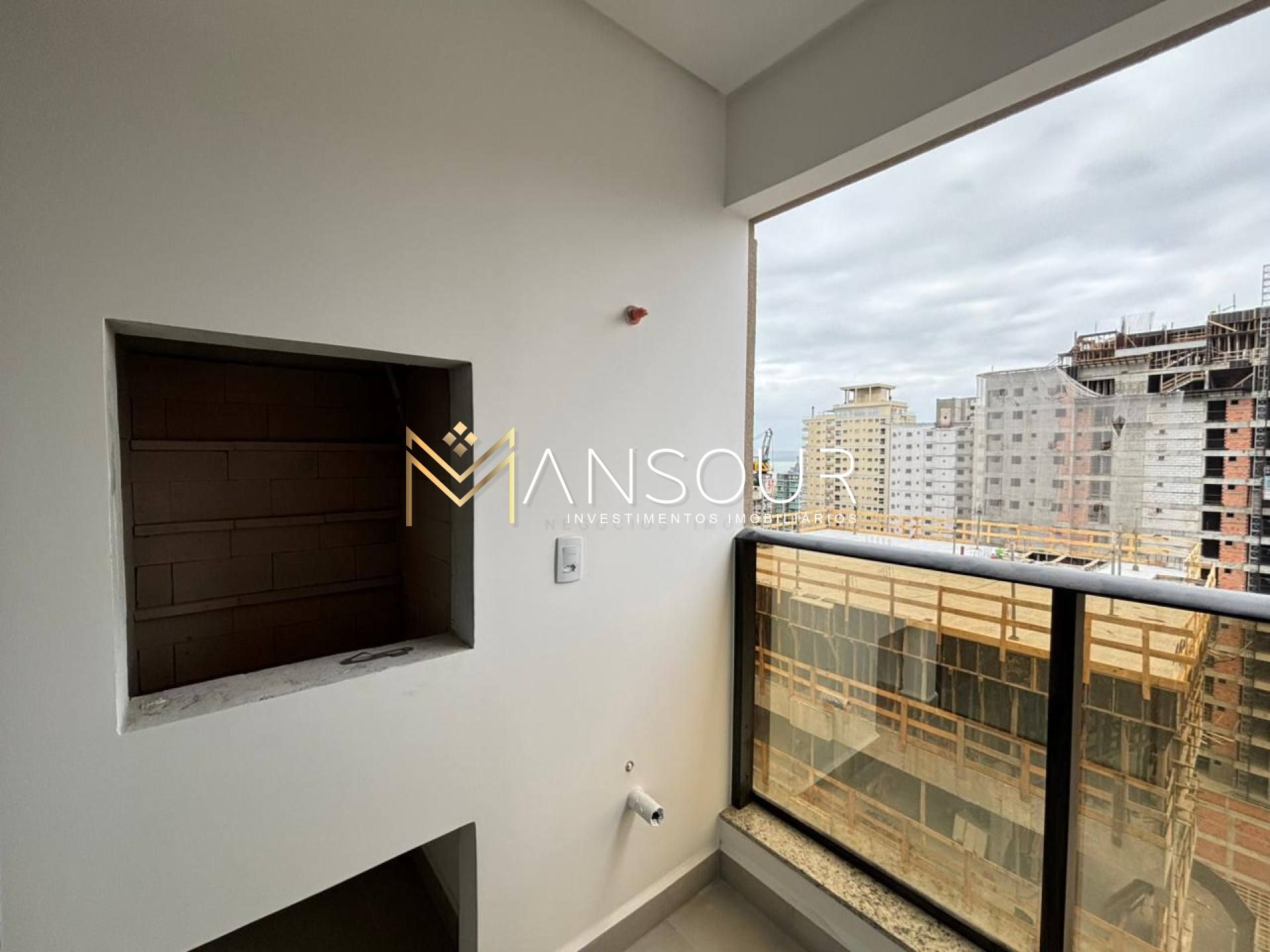 Apartamento Para Vender com 02 quartos 01 suítes no bairro Morretes em Itapema