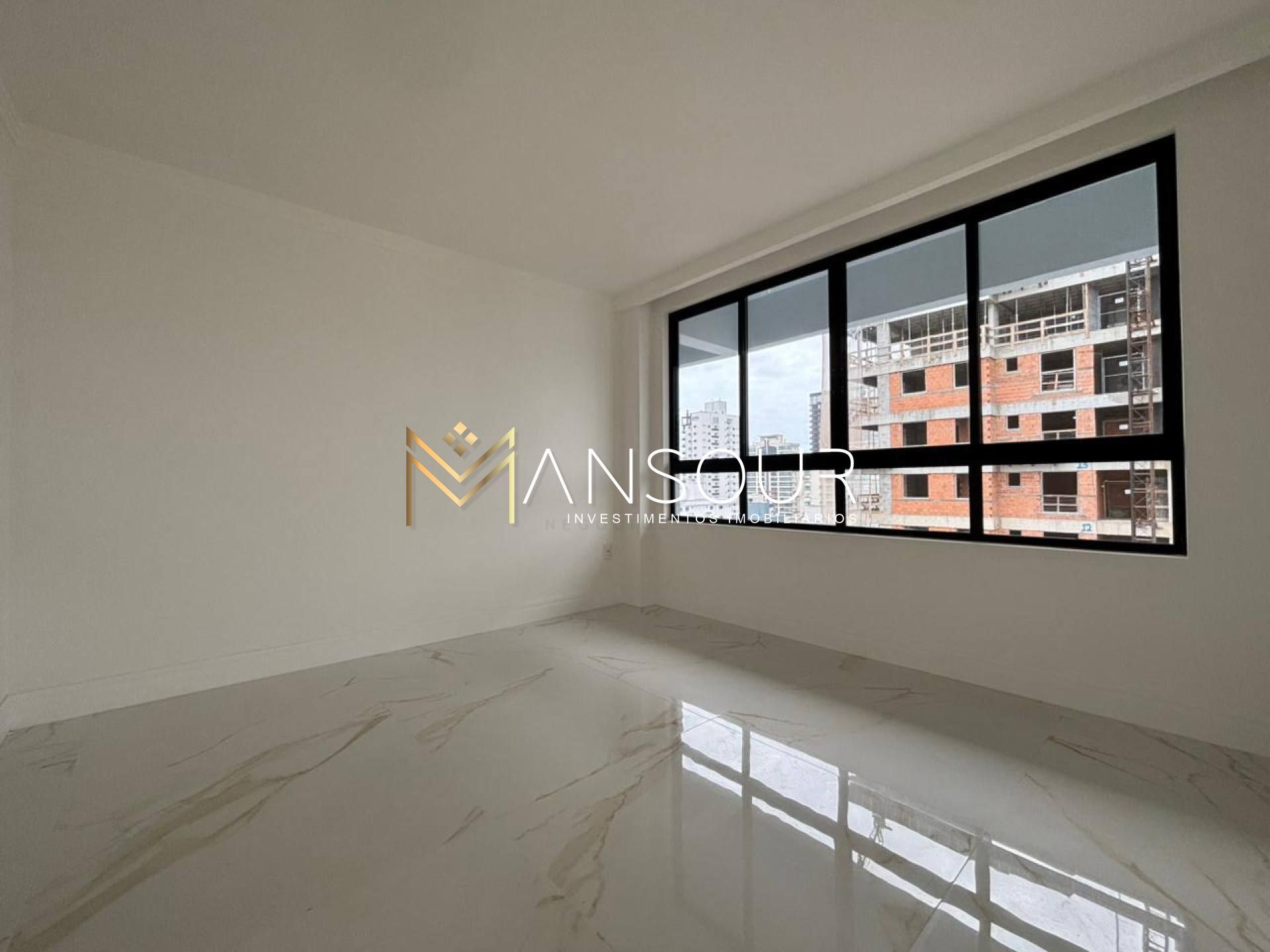 Apartamento Para Vender no bairro Meia Praia em Itapema