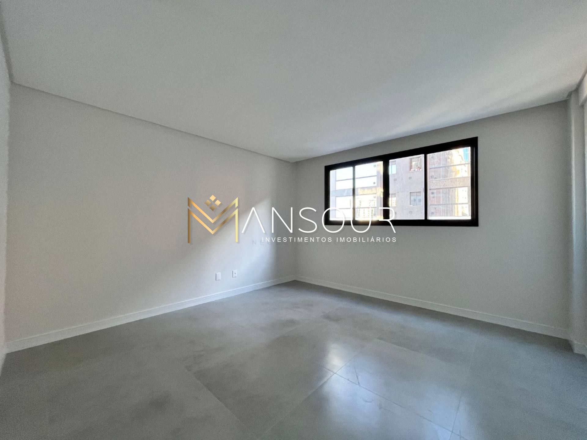 Apartamento Para Vender com 03 quartos 03 suítes no bairro Pereque em Porto Belo