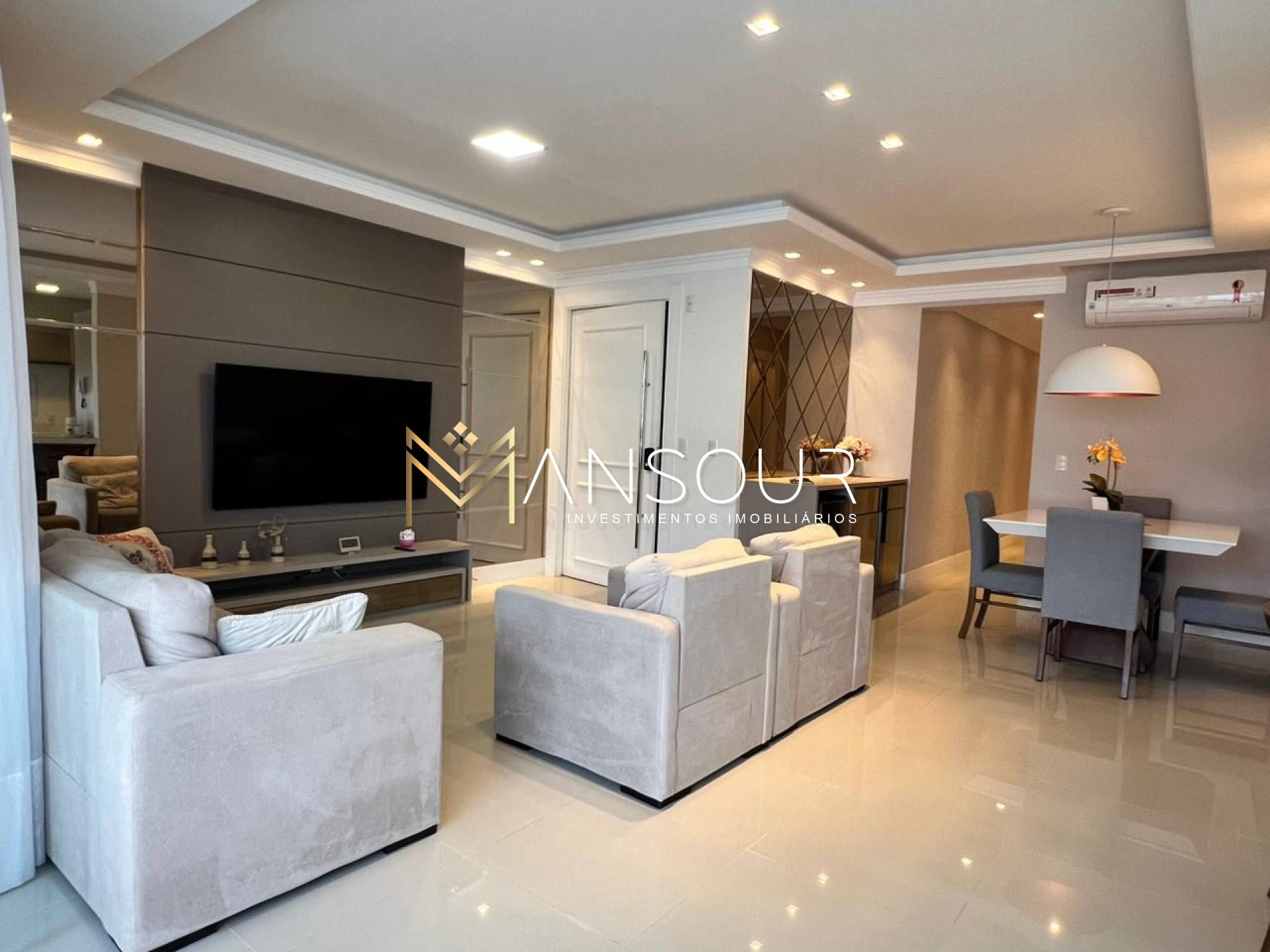 Apartamento Para Vender com 03 suítes no bairro Meia Praia em Itapema