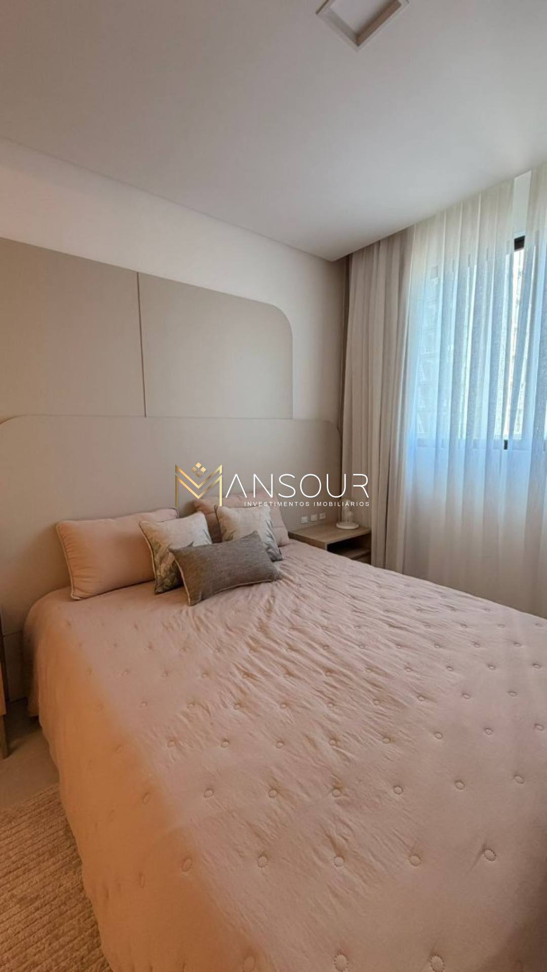 Apartamento Para Vender com 03 quartos 03 suítes no bairro Meia Praia em Itapema