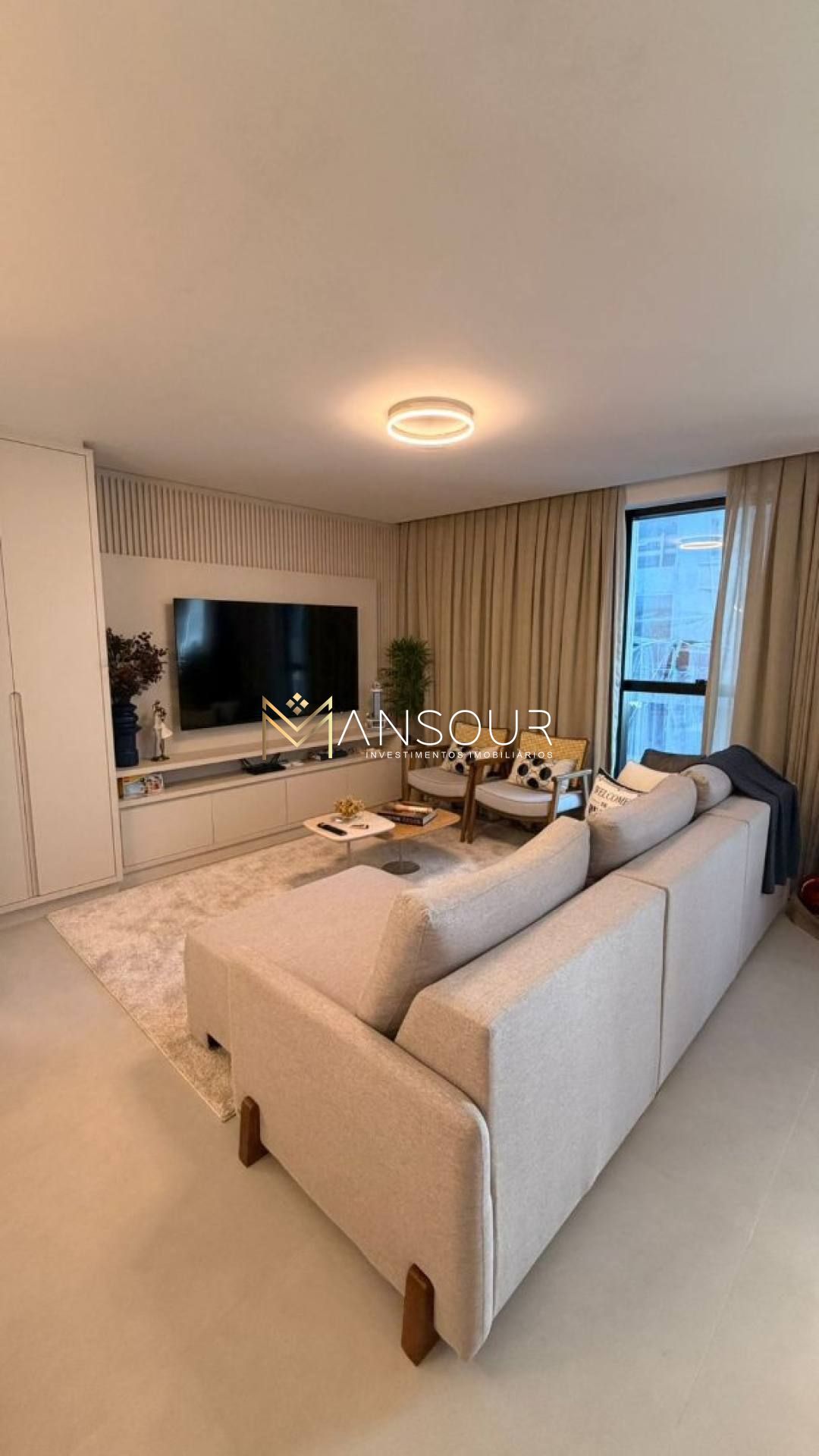 Apartamento Para Vender com 03 quartos 03 suítes no bairro Meia Praia em Itapema