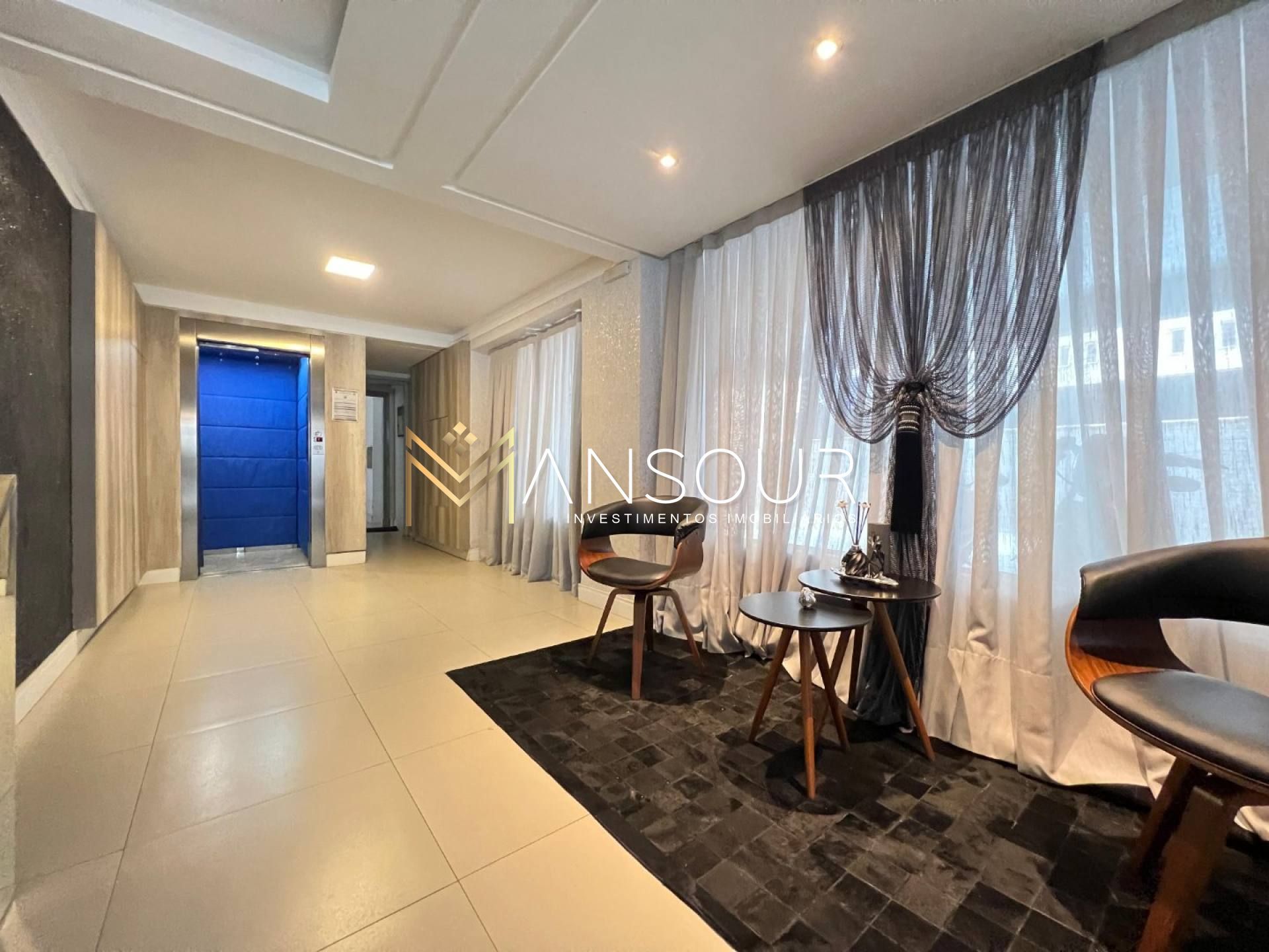 Apartamento Para Vender com 03 quartos 01 suítes no bairro Meia Praia em Itapema
