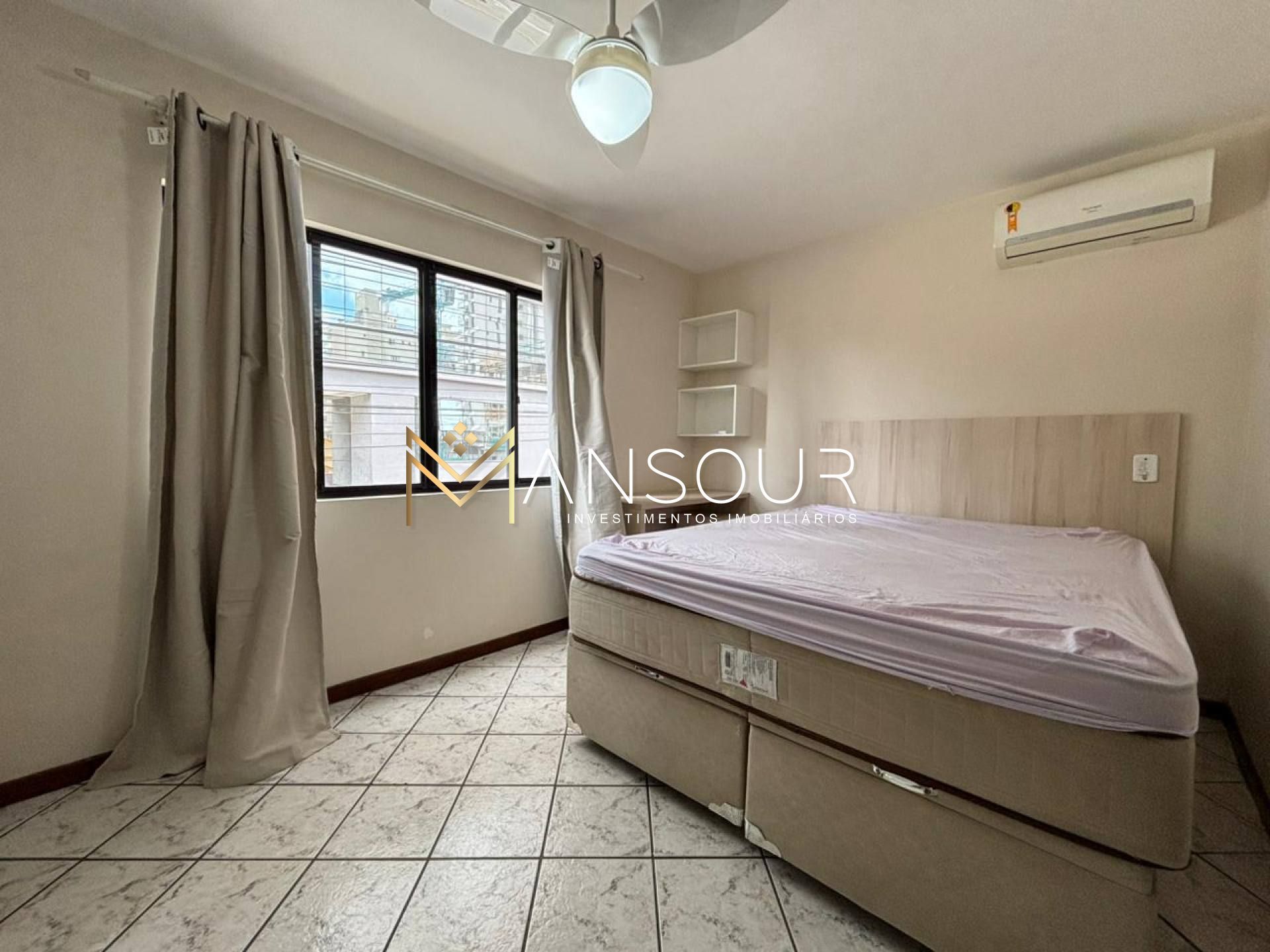 Apartamento Para Vender com 02 quartos 01 suítes no bairro Meia Praia em Itapema