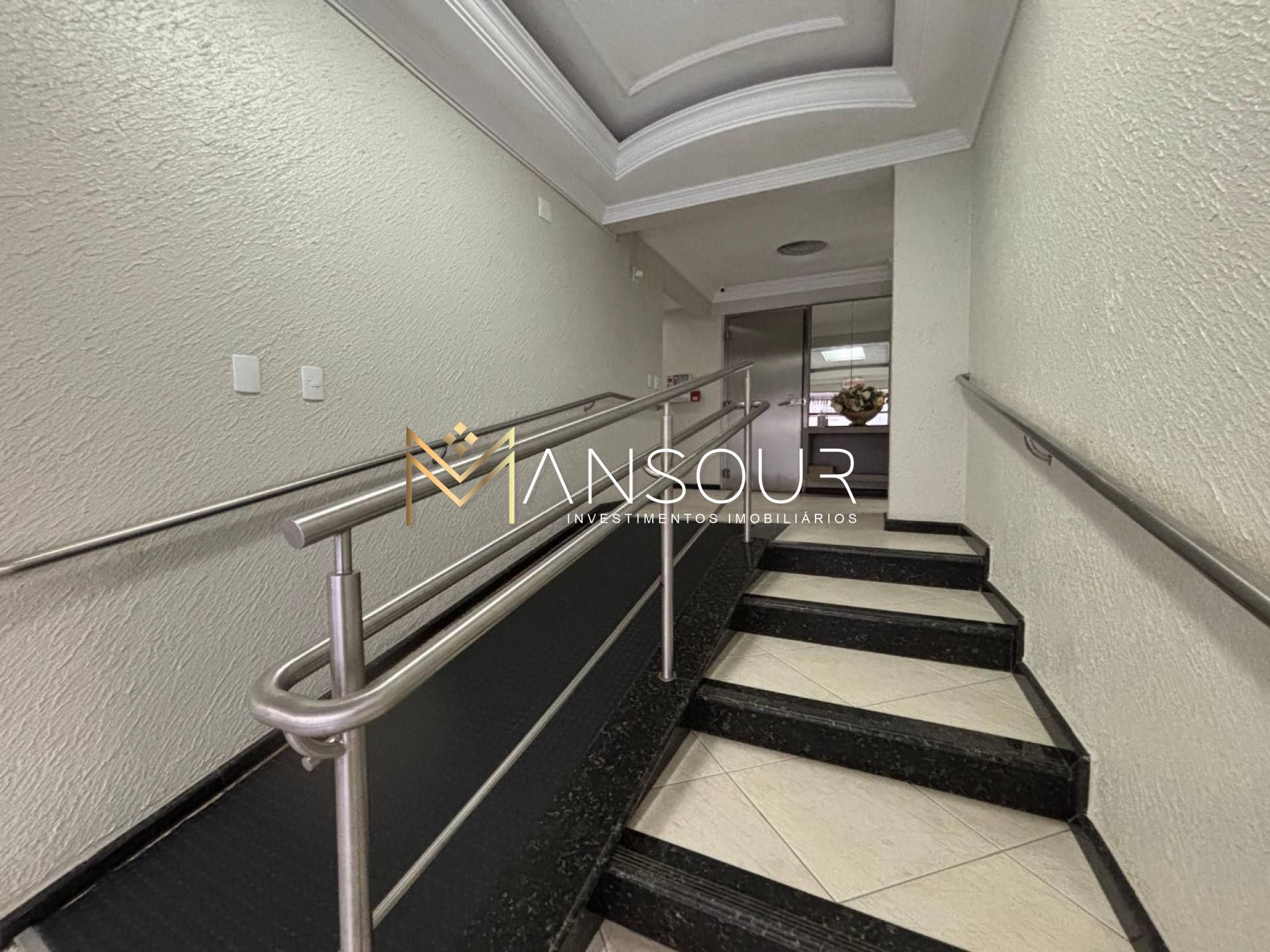 Apartamento Para Vender com 04 quartos 02 suítes no bairro Meia Praia em Itapema