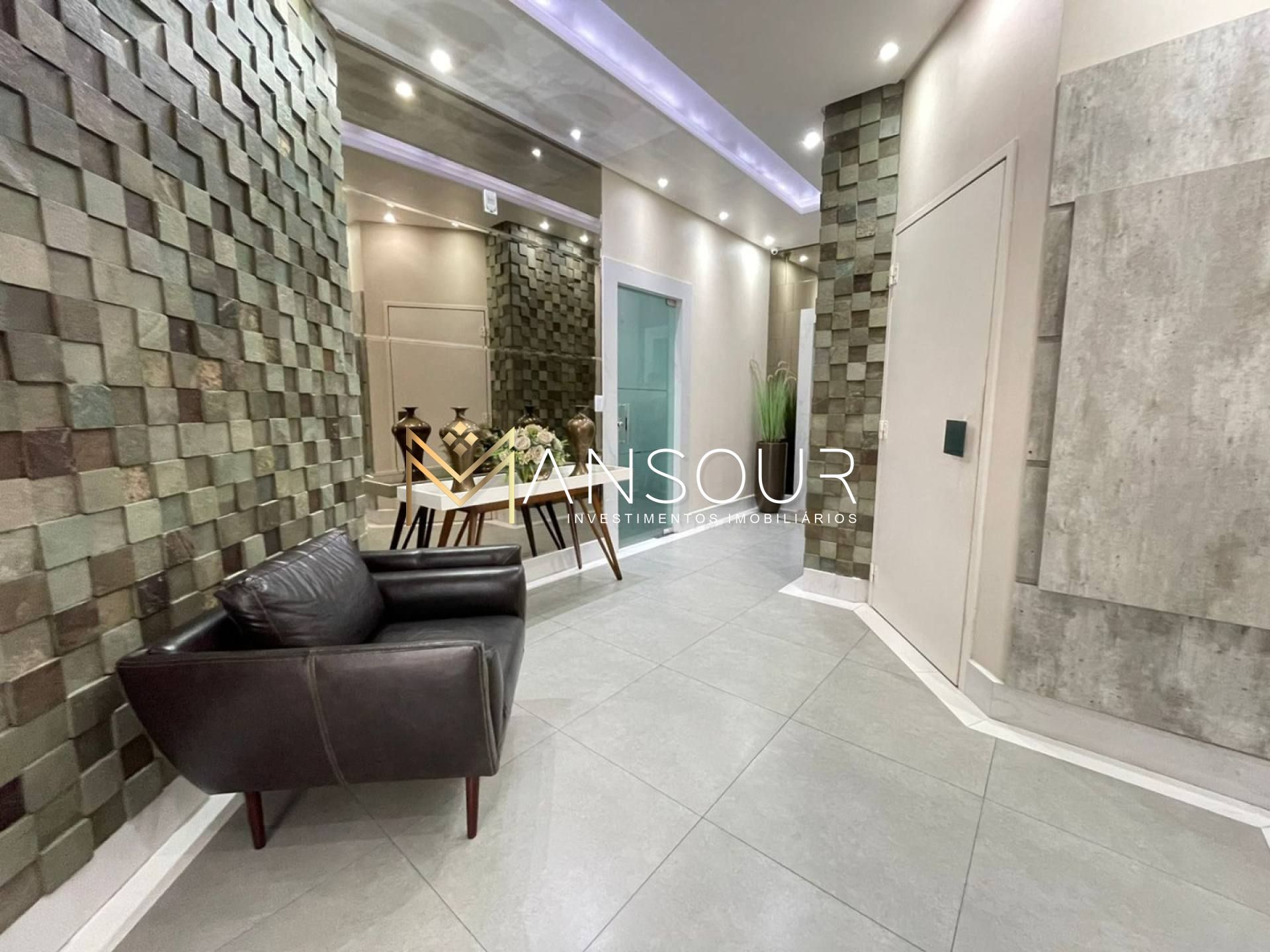 Apartamento Para Vender com 03 quartos 01 suítes no bairro Meia Praia em Itapema