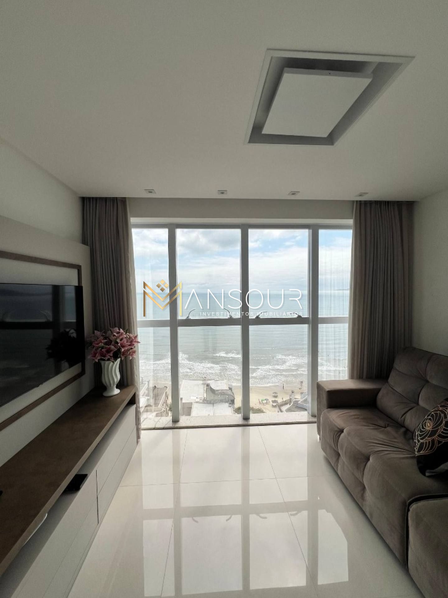 Apartamento Para Vender com 03 quartos 03 suítes no bairro Meia Praia em Itapema