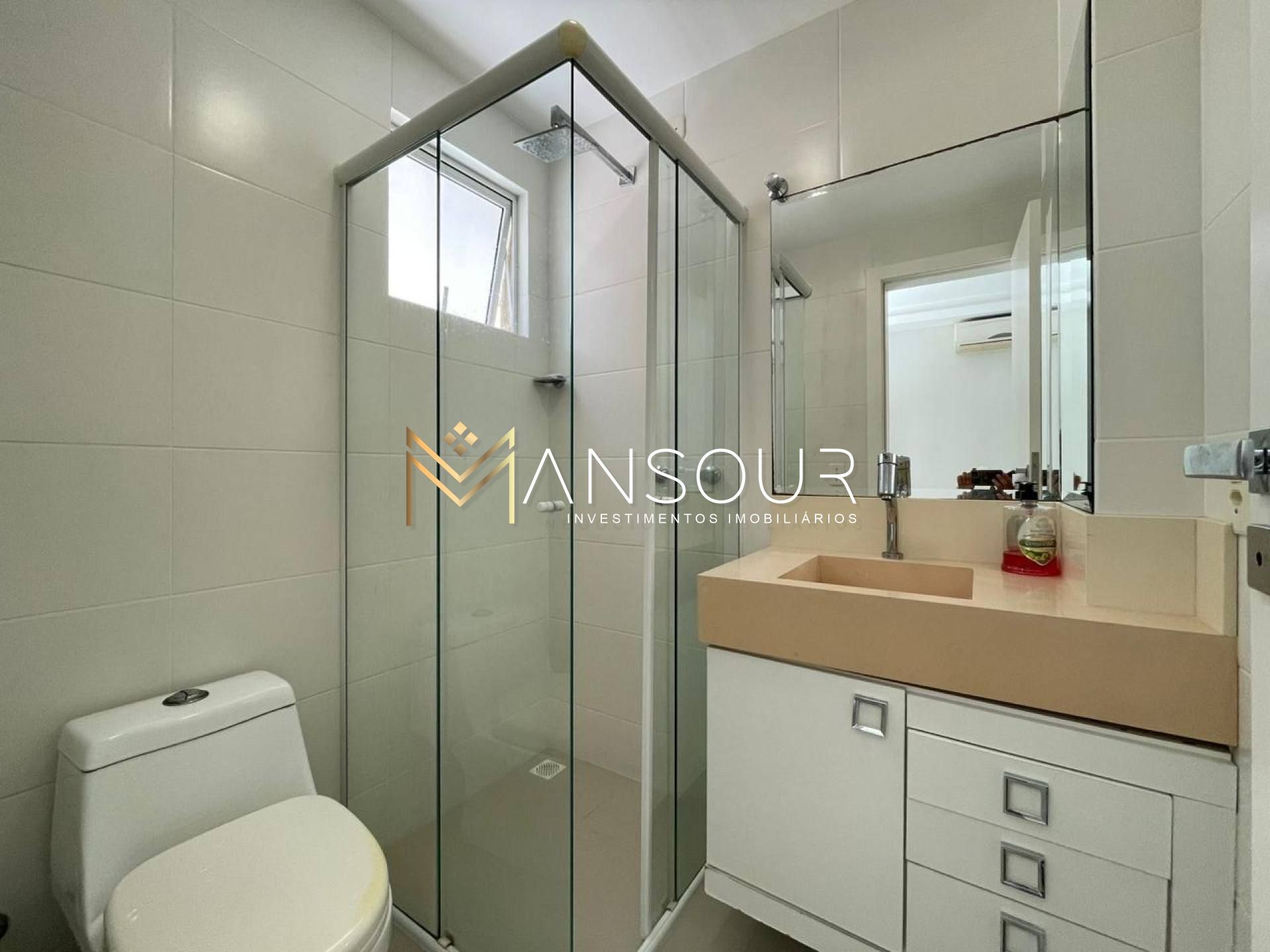 Apartamento Para Vender no bairro Meia Praia em Itapema