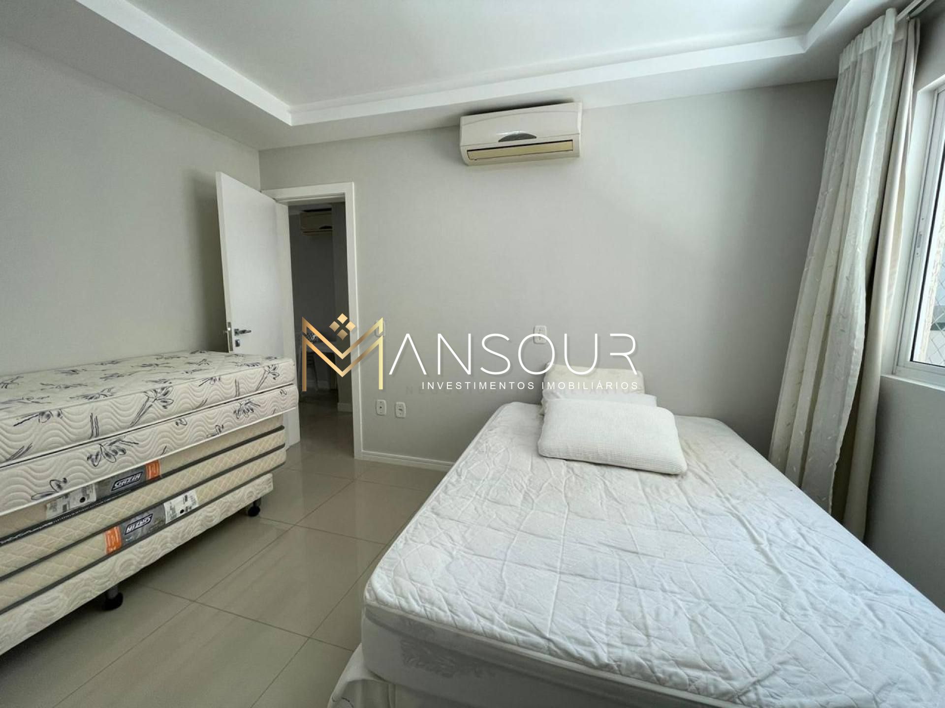 Apartamento Para Vender no bairro Meia Praia em Itapema