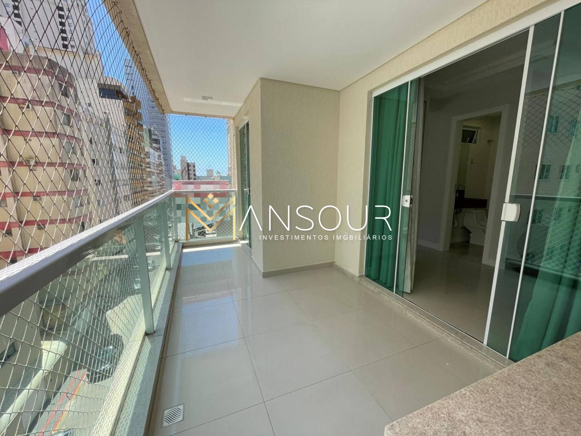 Apartamento Para Vender no bairro Meia Praia em Itapema