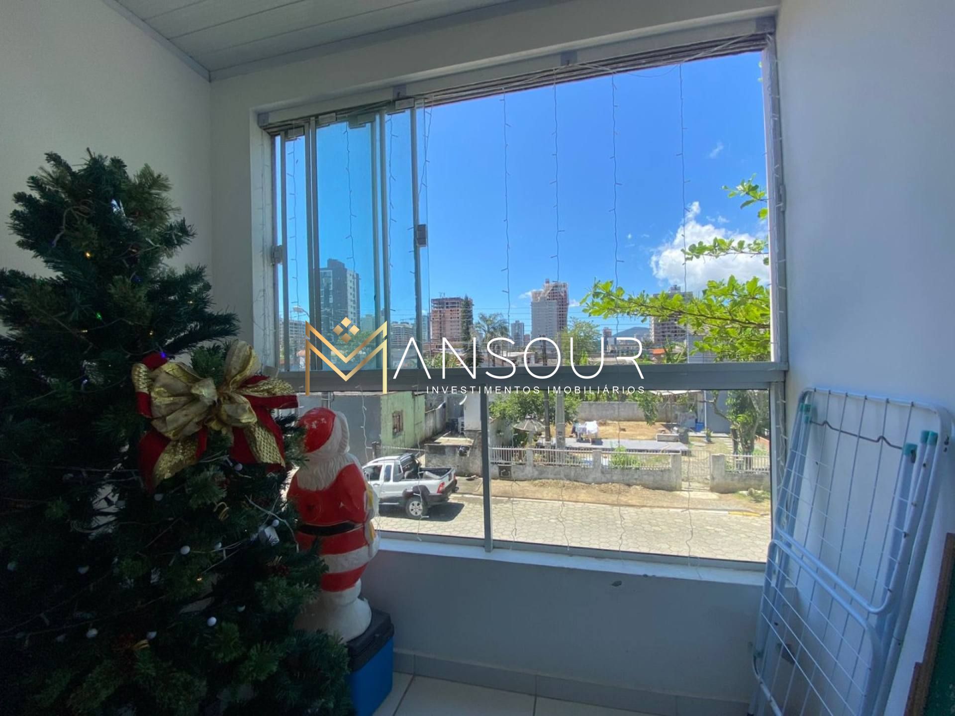 Apartamento Para Vender com 02 quartos no bairro Meia Praia em Itapema