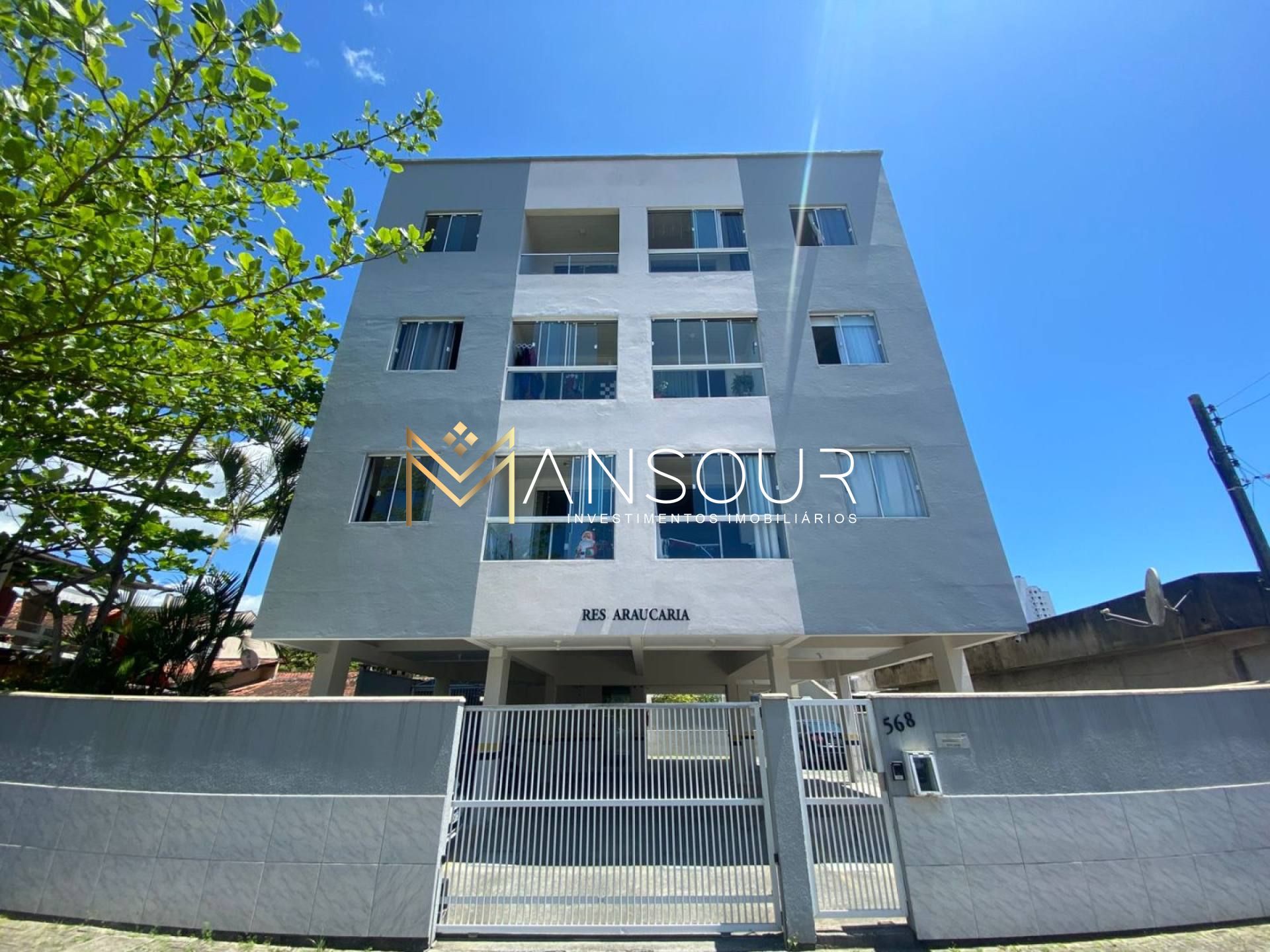Apartamento Para Vender com 02 quartos no bairro Meia Praia em Itapema