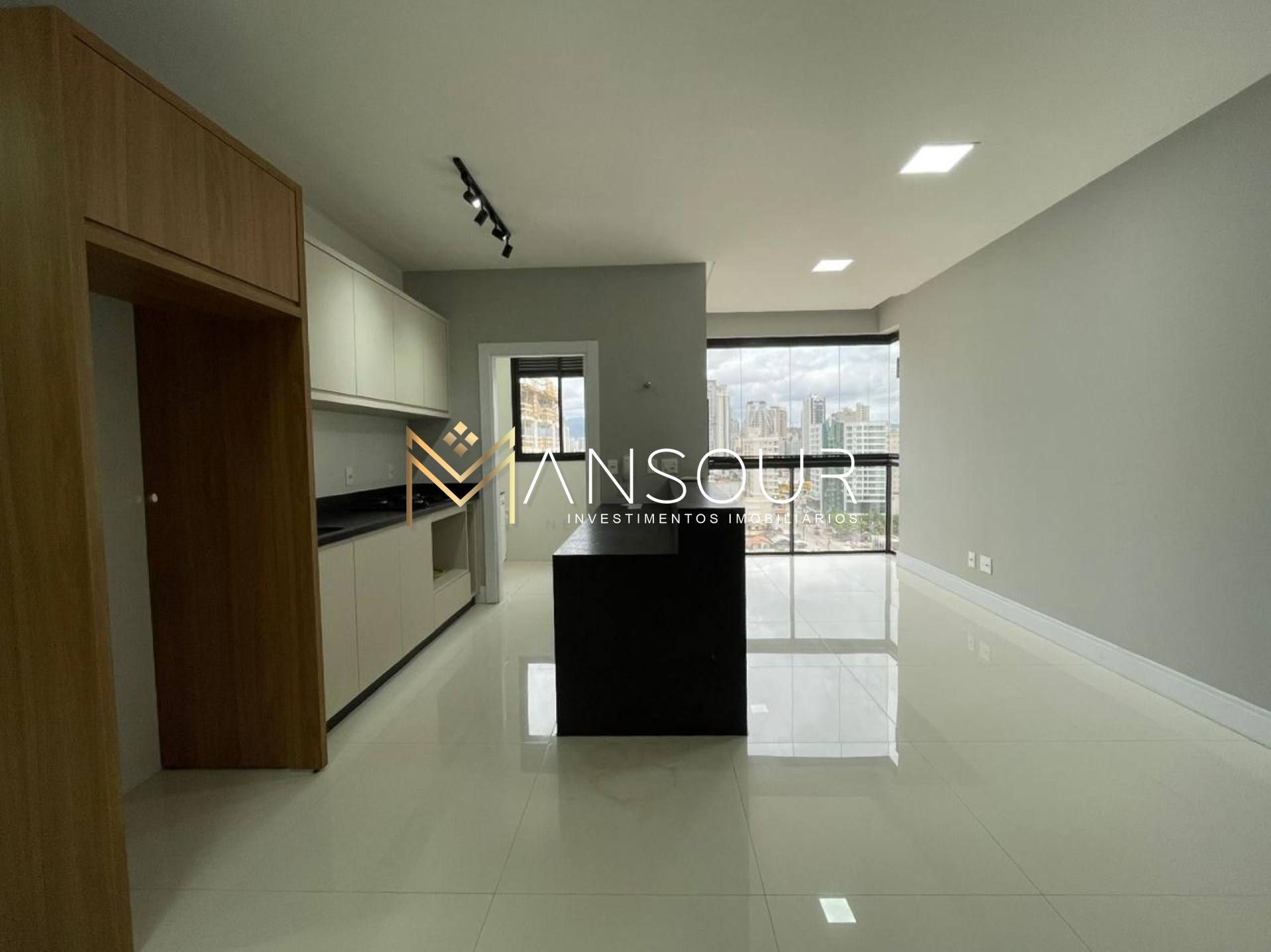 Apartamento Para Vender com 02 quartos 02 suítes no bairro Pereque em Porto Belo