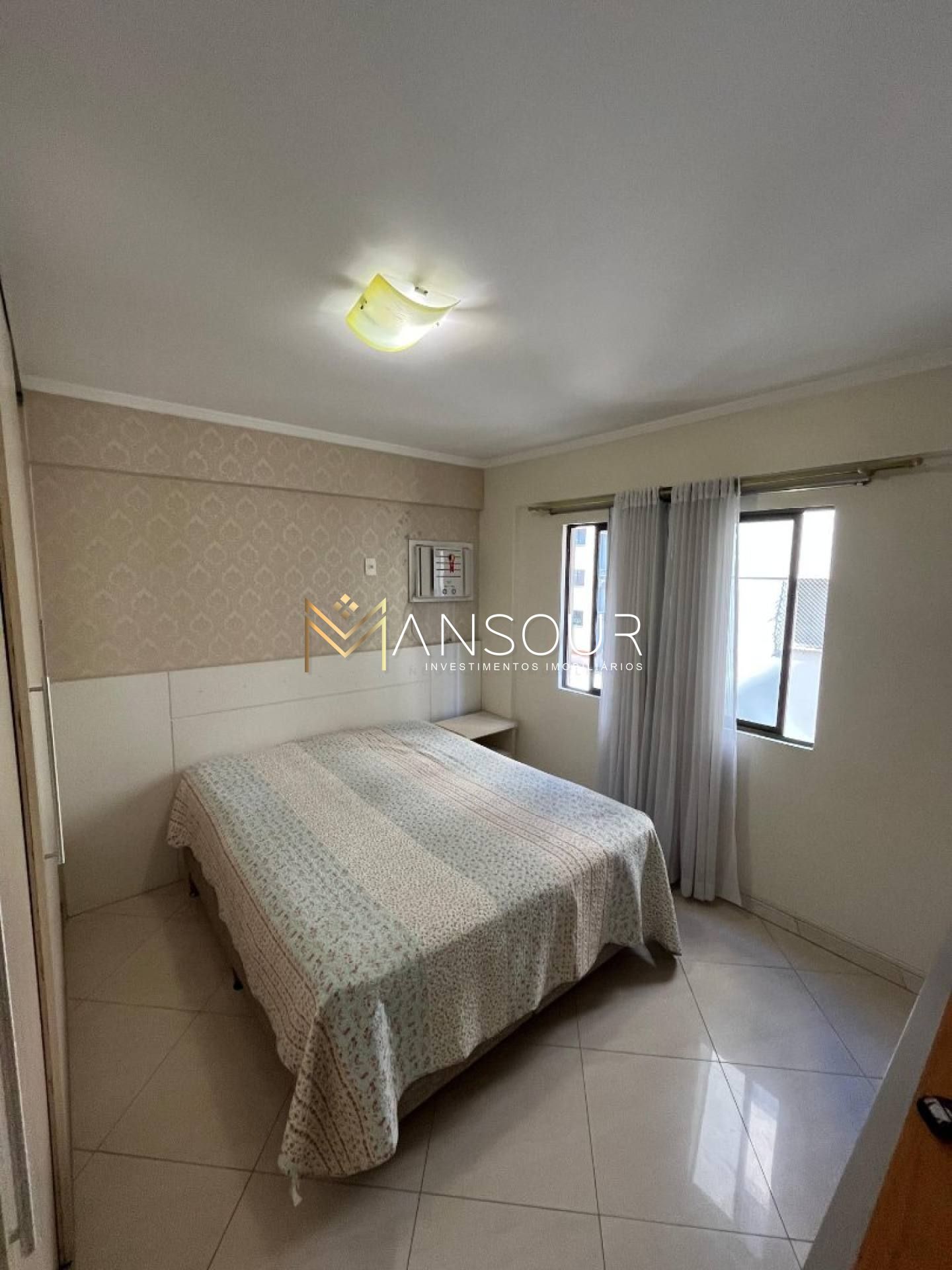 Apartamento Para Vender com 03 quartos 01 suítes no bairro Meia Praia em Itapema