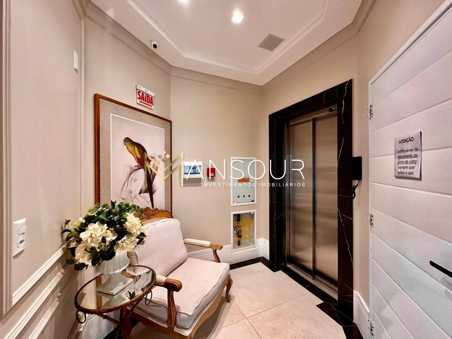 Apartamento Para Vender com 03 quartos 03 suítes no bairro Meia Praia em Itapema