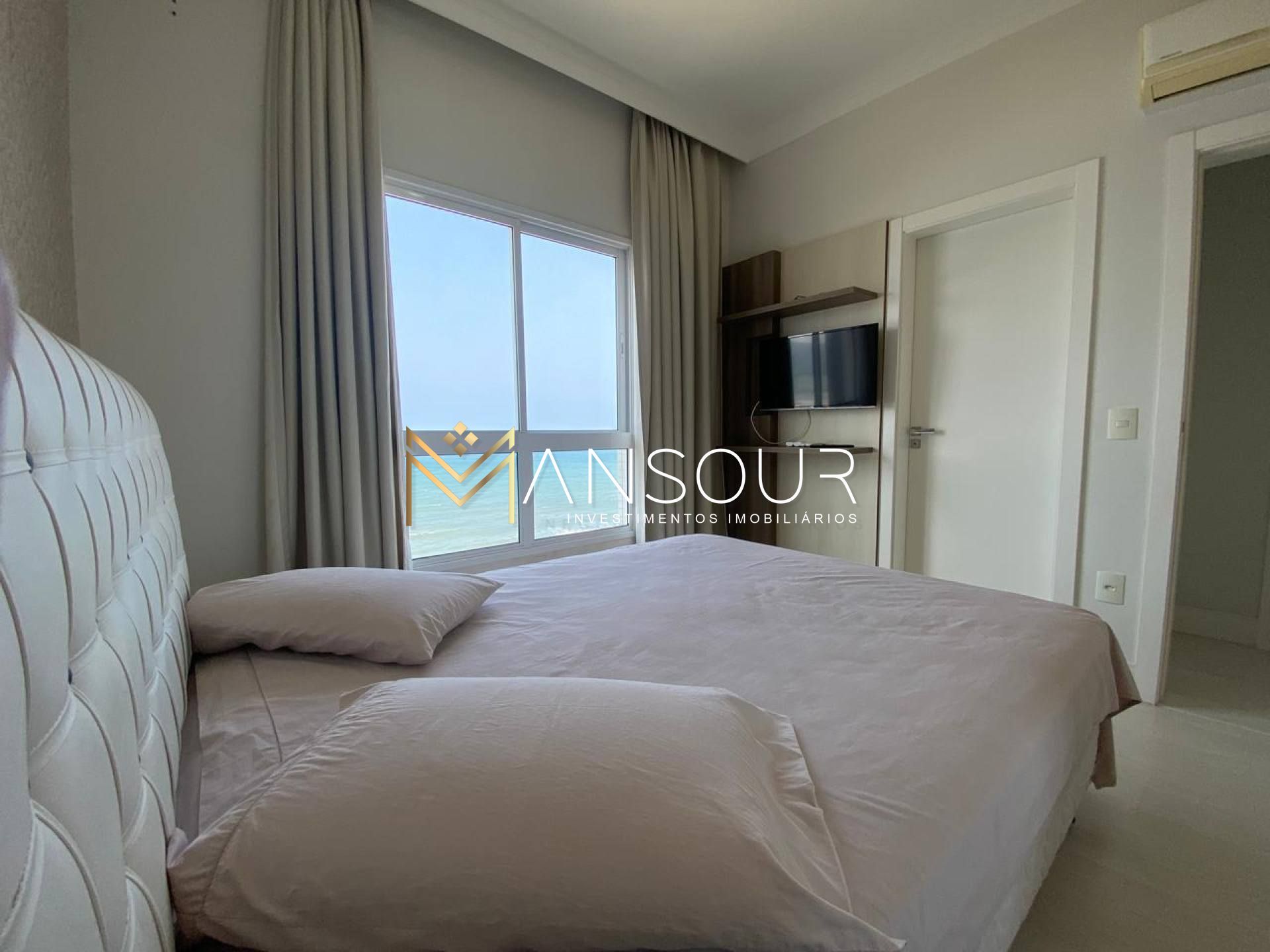 Apartamento Para Vender com 03 quartos 03 suítes no bairro Meia Praia em Itapema