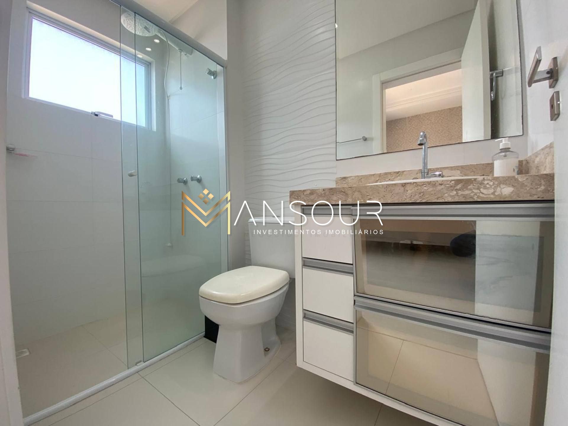 Apartamento Para Vender com 03 quartos 03 suítes no bairro Meia Praia em Itapema