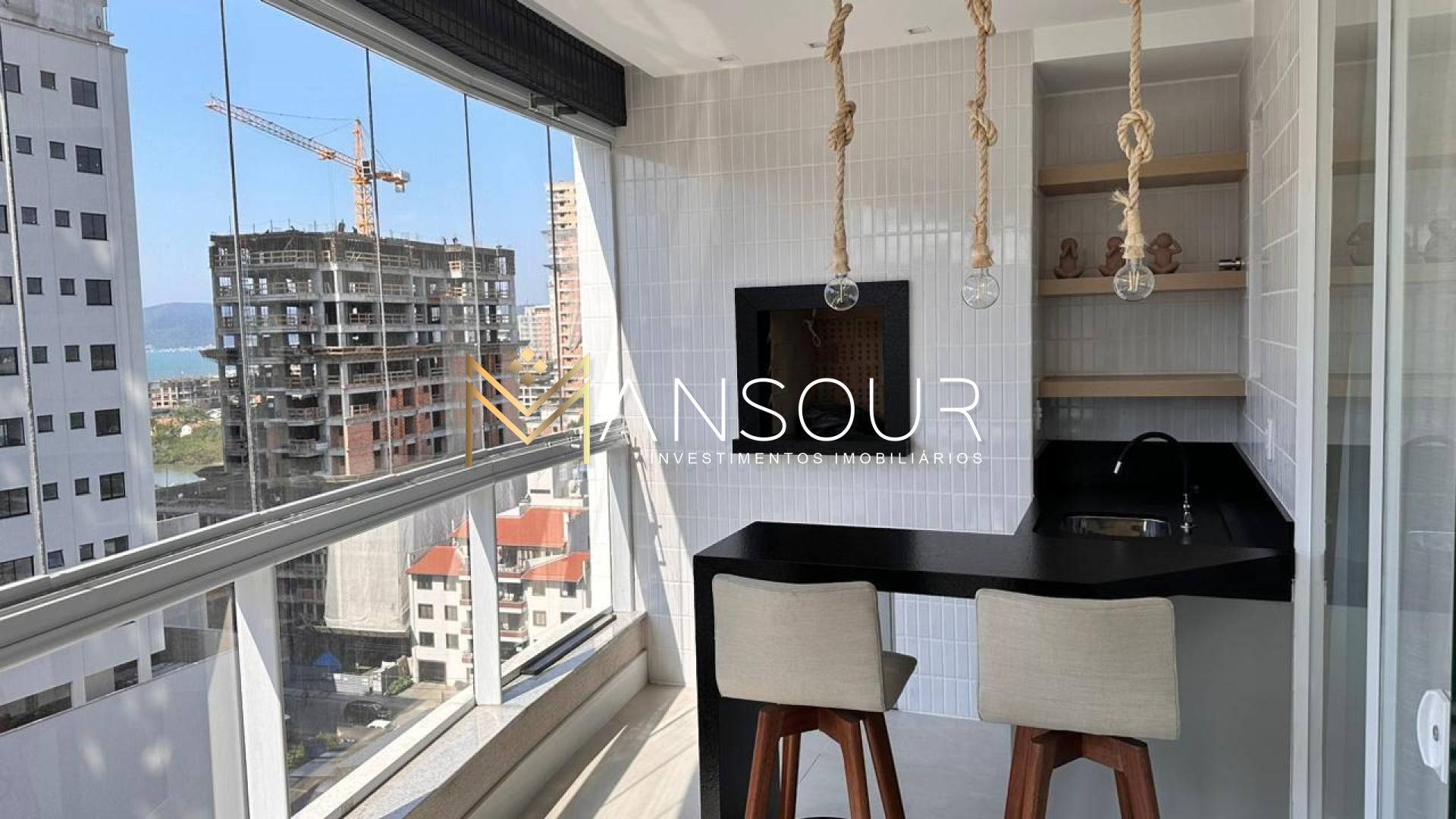 Apartamento Para Vender com 03 quartos 03 suítes no bairro Meia Praia em Itapema