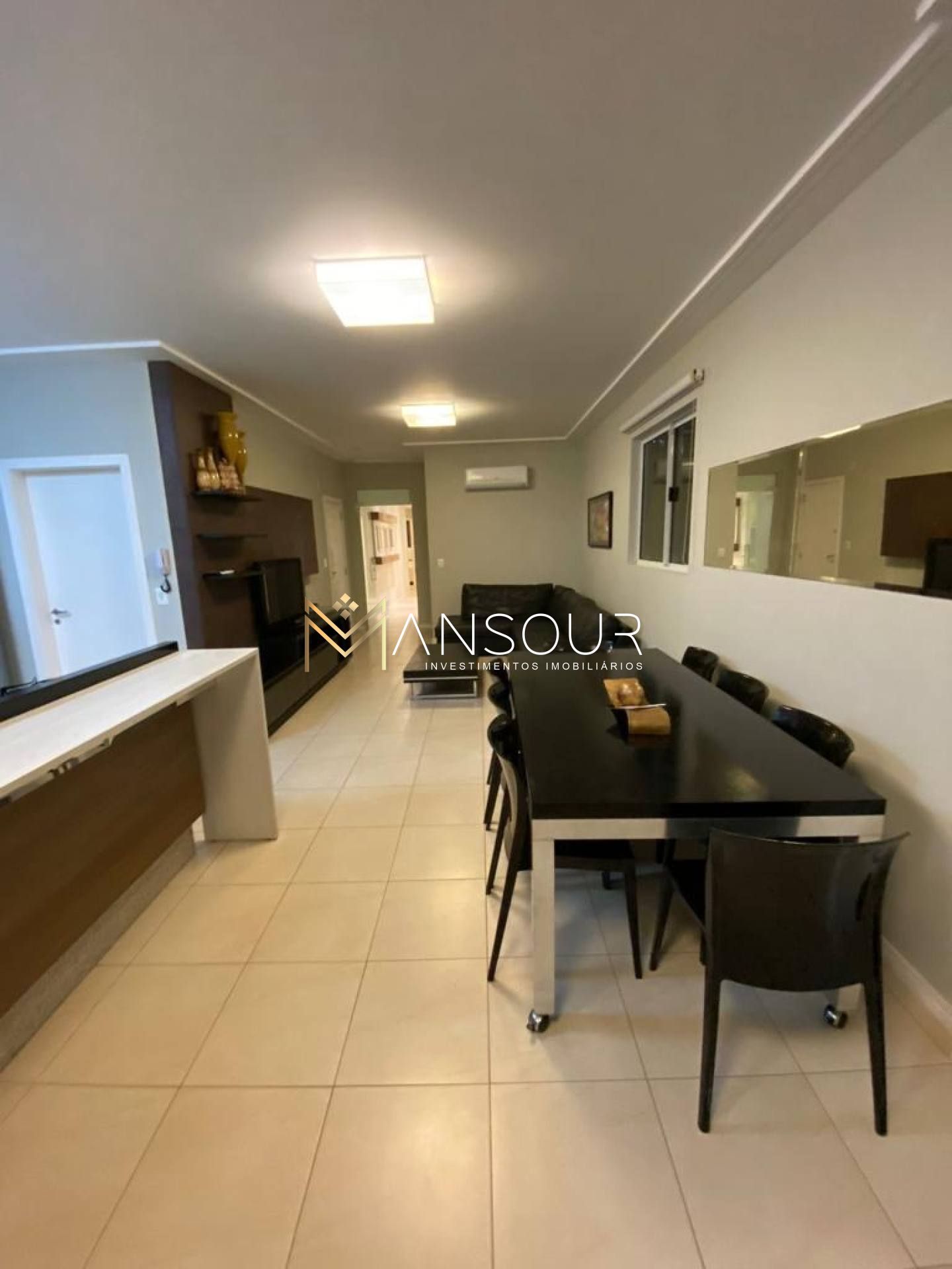 Apartamento Para Vender com 03 quartos 01 suítes no bairro Meia Praia em Itapema