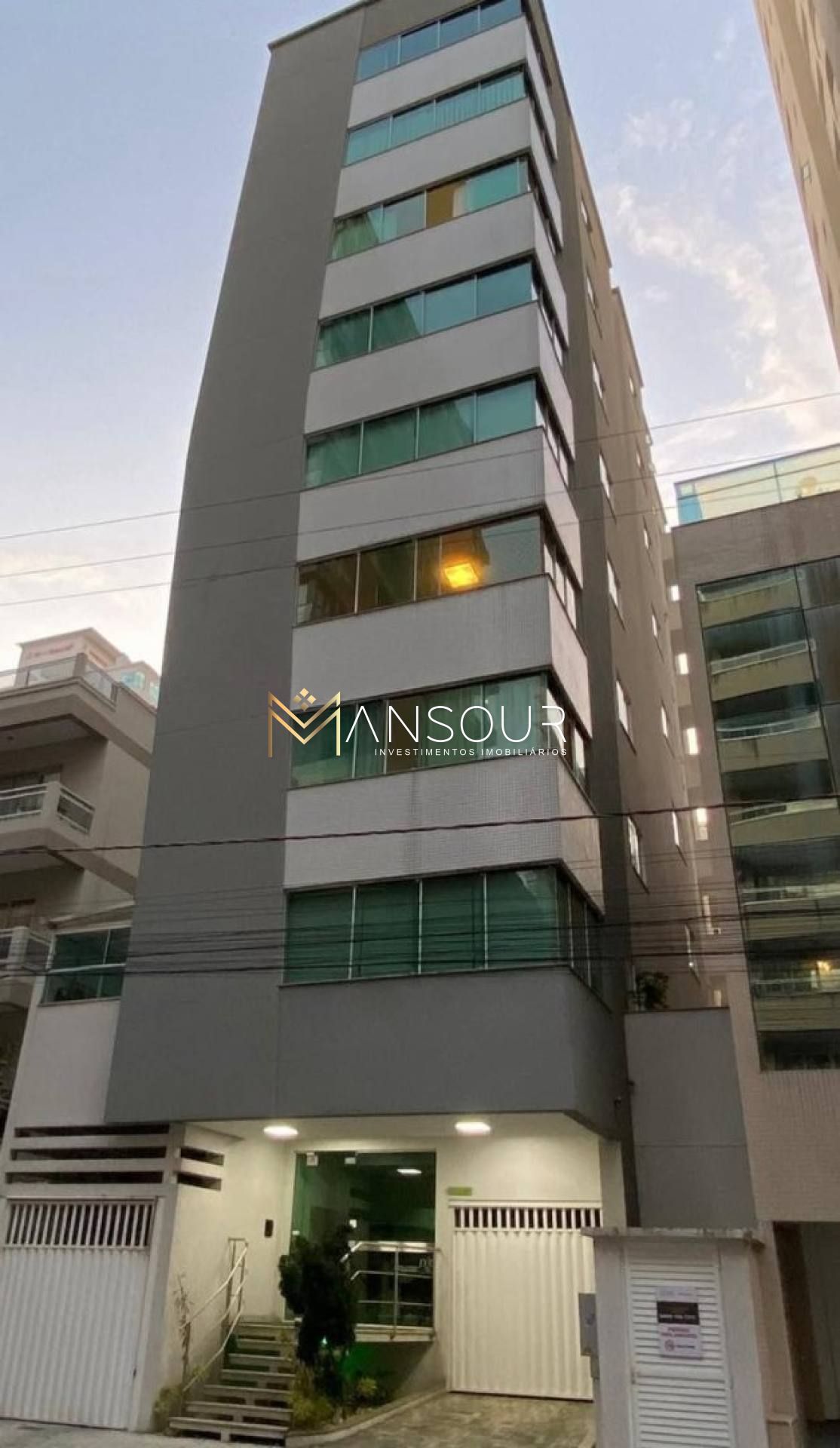 Apartamento Para Vender com 03 quartos 01 suítes no bairro Meia Praia em Itapema