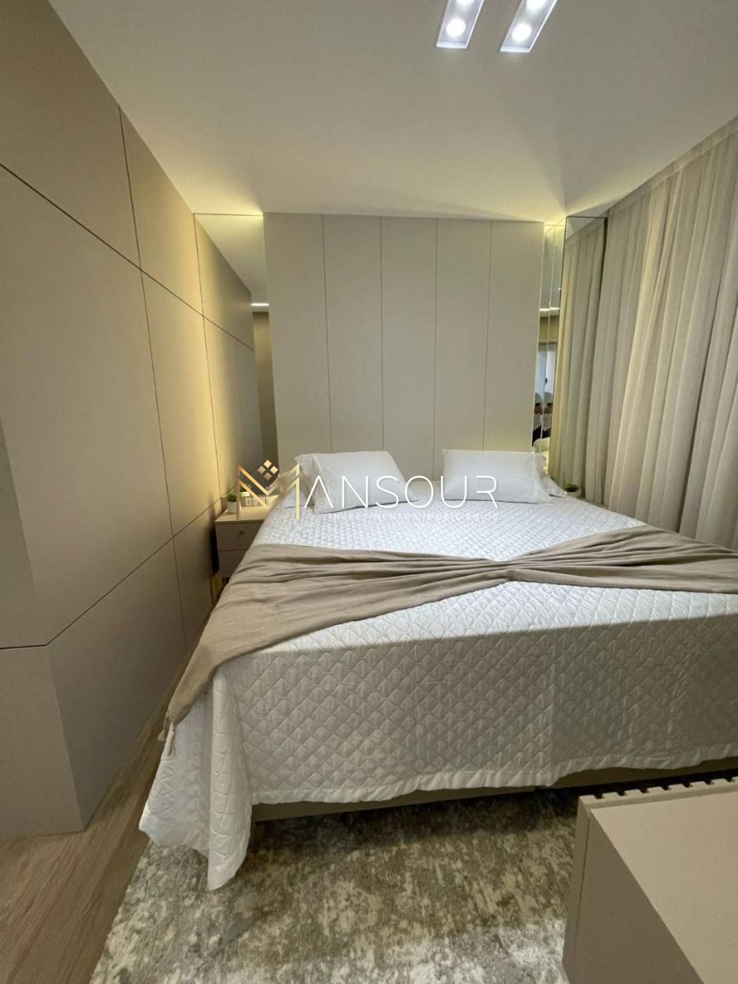 Apartamento Para Vender com 3 quartos 3 suítes no bairro Meia Praia em Itapema