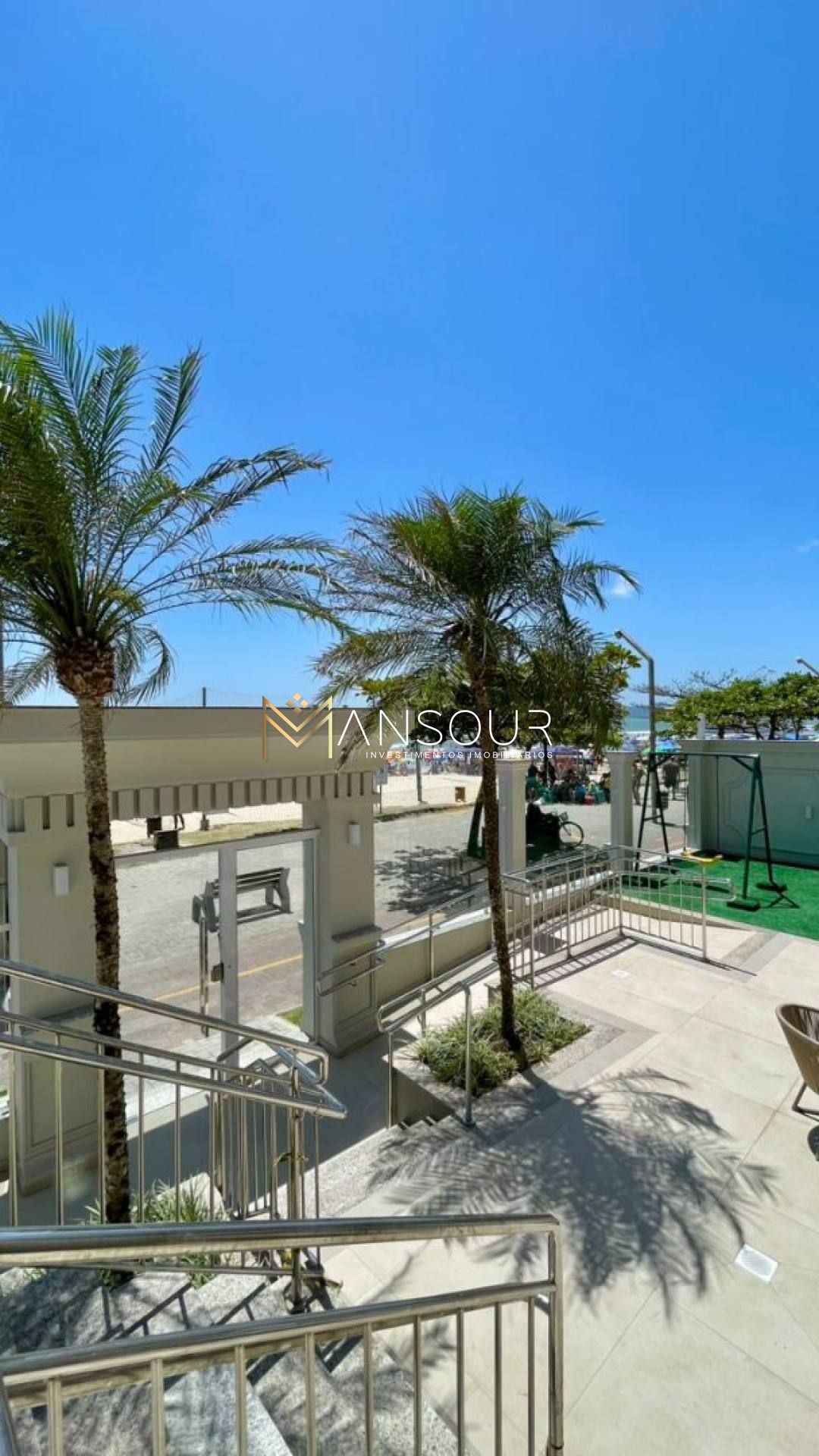 Apartamento Para Vender com 03 quartos 03 suítes no bairro Meia Praia em Itapema