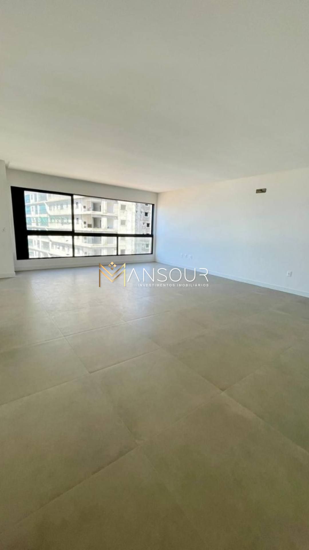 Apartamento Para Vender com 03 quartos 03 suítes no bairro Perequê em Porto Belo