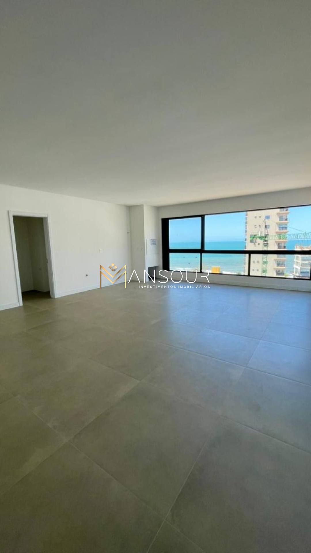 Apartamento Para Vender com 03 quartos 03 suítes no bairro Perequê em Porto Belo