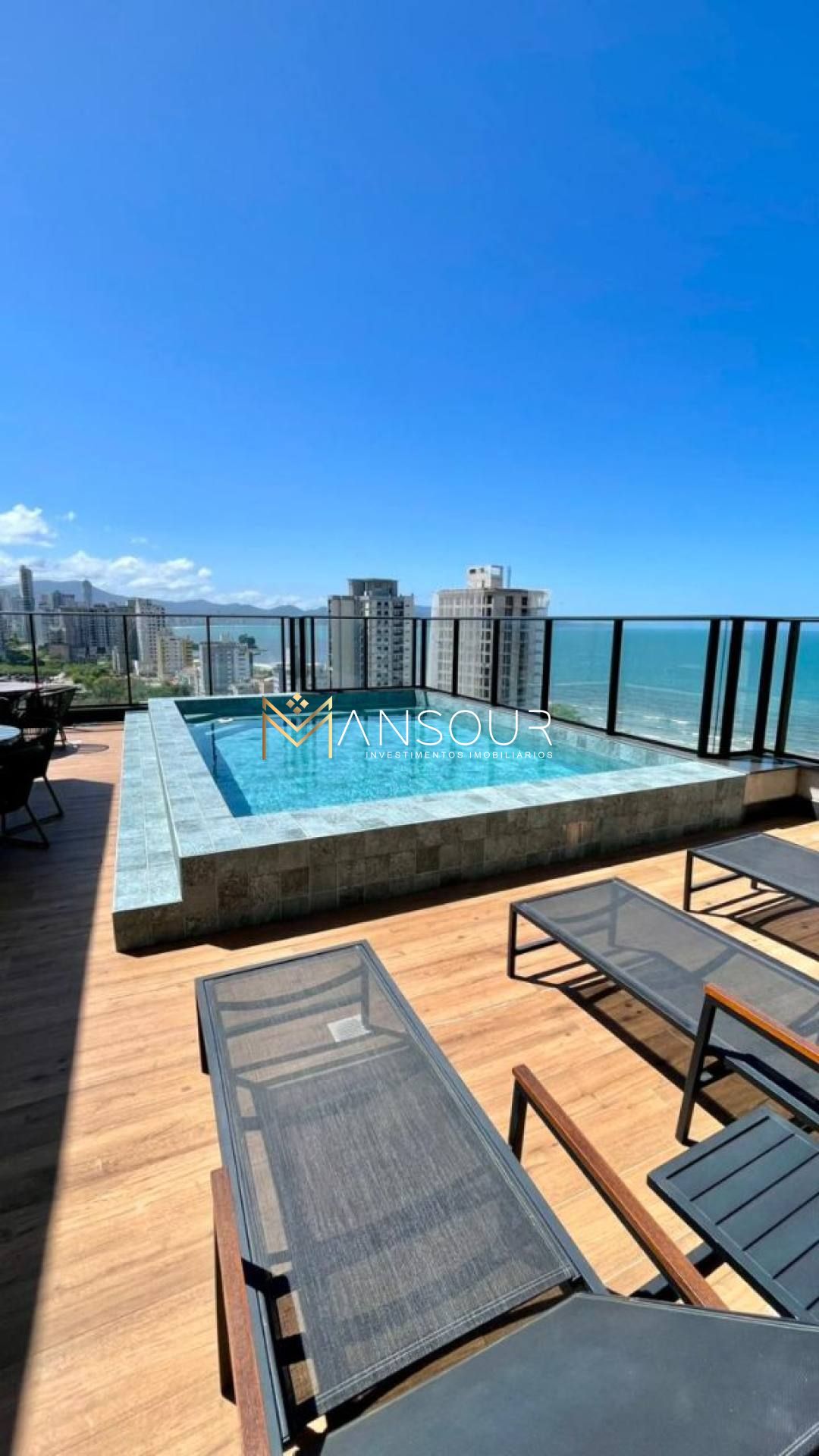 Apartamento Para Vender com 03 quartos 03 suítes no bairro Perequê em Porto Belo