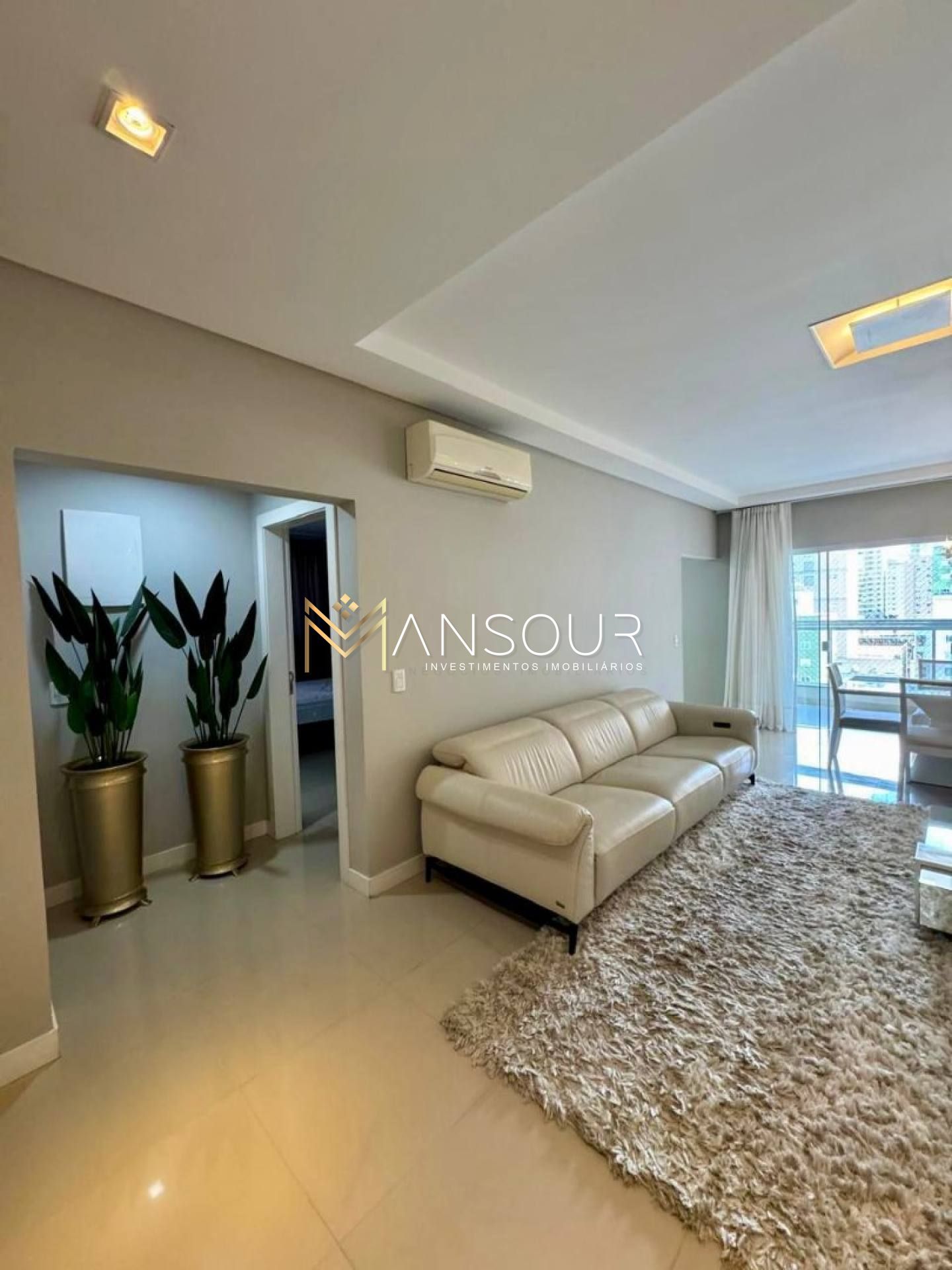 Apartamento Para Vender no bairro Meia Praia em Itapema