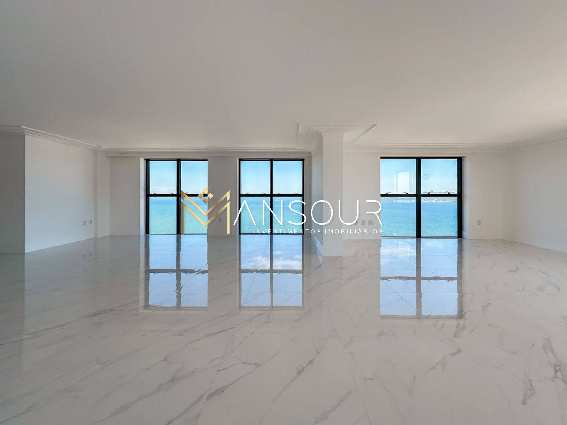 Apartamento Para Vender com 05 quartos 04 suítes no bairro Meia Praia em Itapema