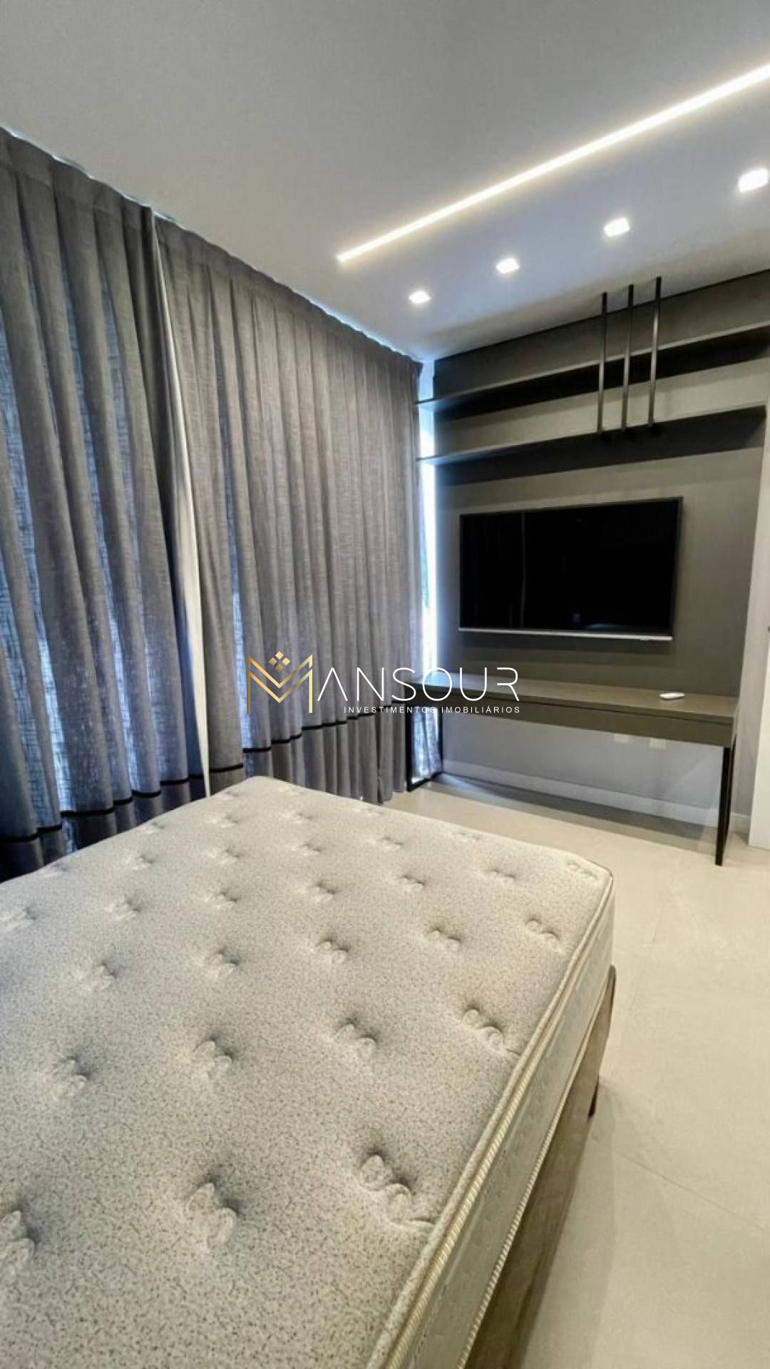 Apartamento Para Vender 03 suítes no bairro Meia Praia em Itapema