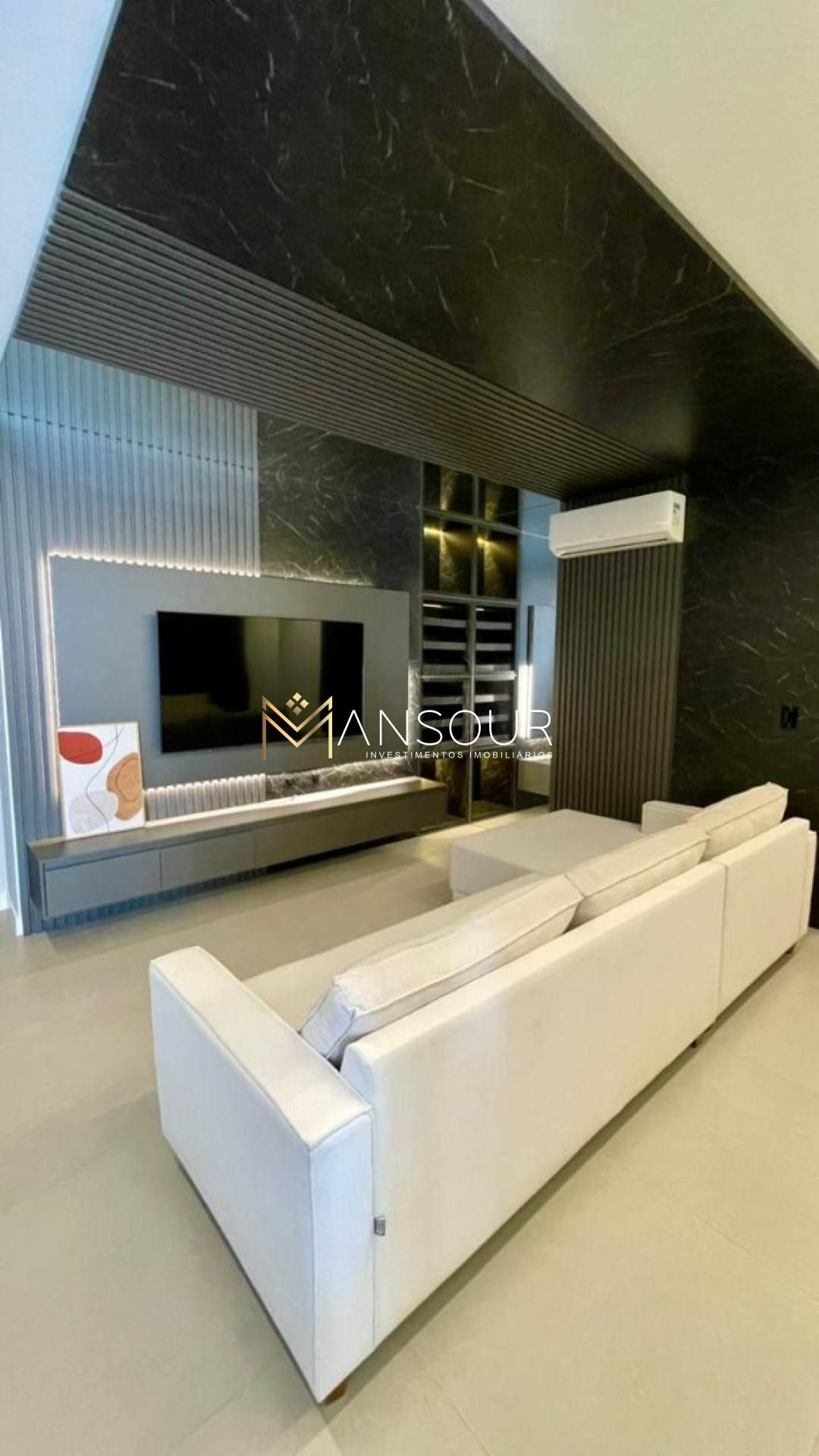 Apartamento Para Vender 03 suítes no bairro Meia Praia em Itapema