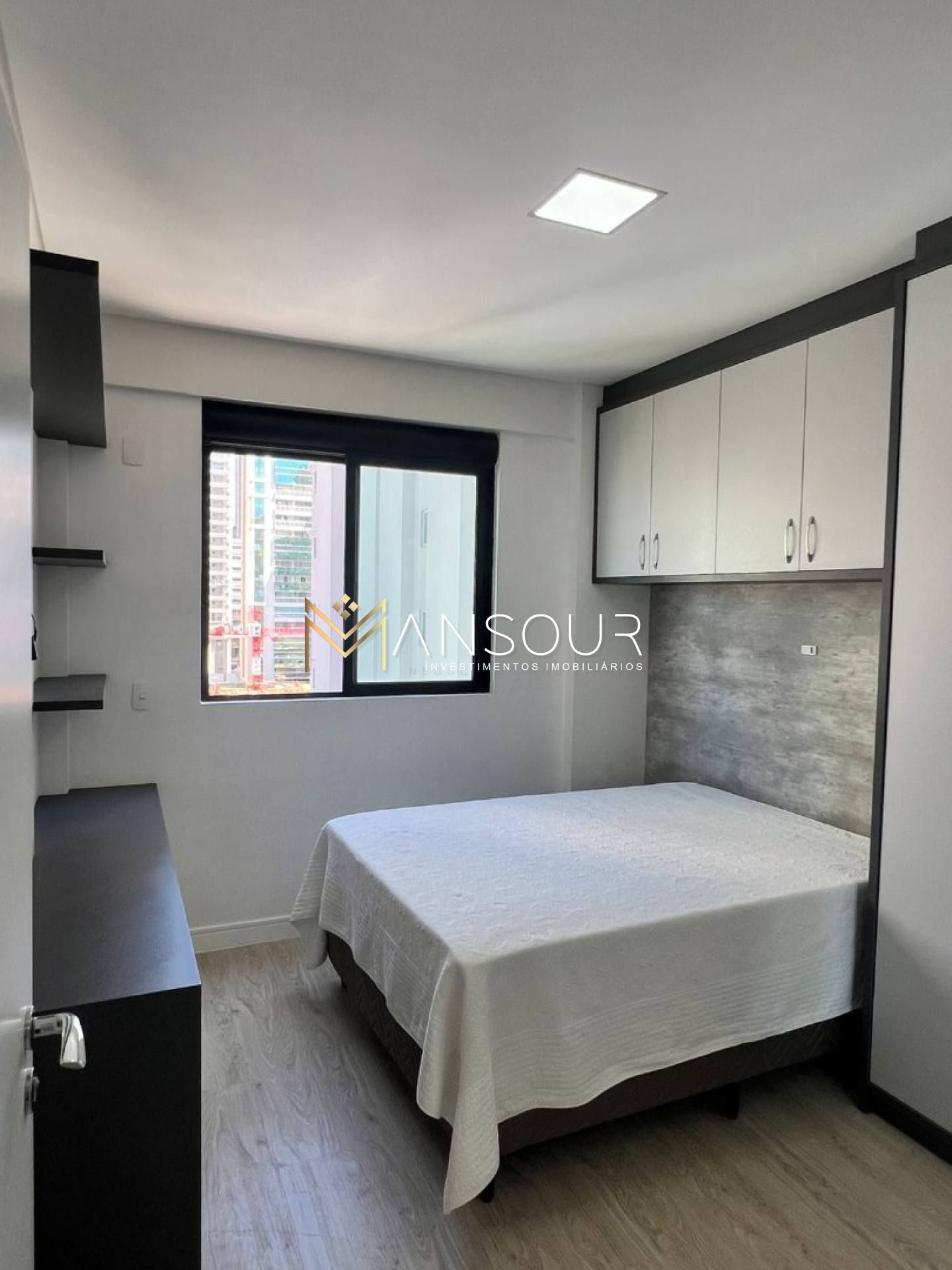 Apartamento Para Vender no bairro Meia Praia em Itapema