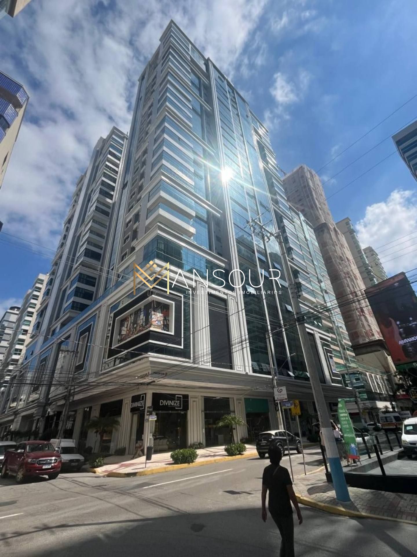 Apartamento Para Vender no bairro Meia Praia em Itapema