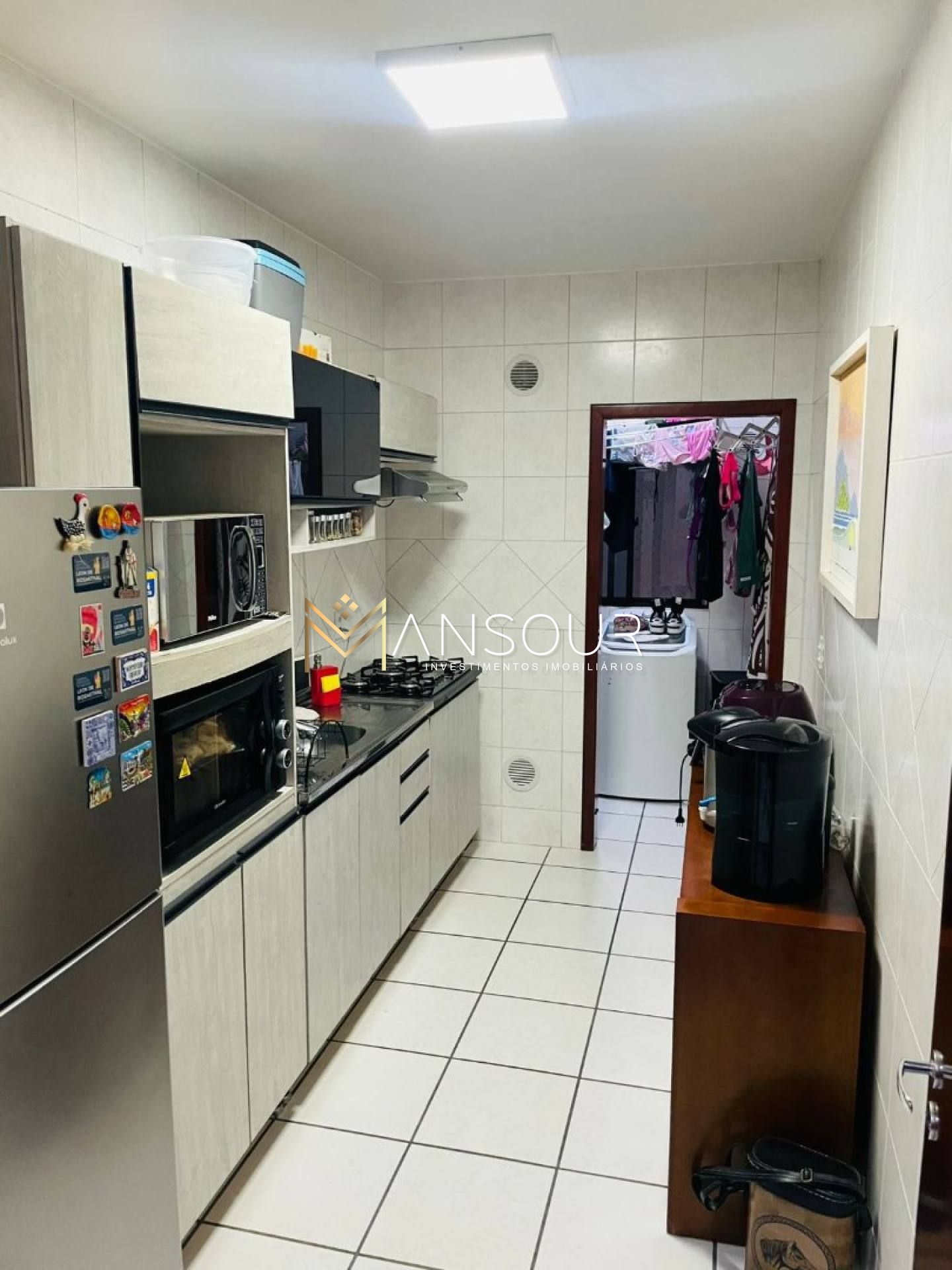 Apartamento Para Vender com 02 quartos 02 suítes no bairro Meia Praia em Itapema