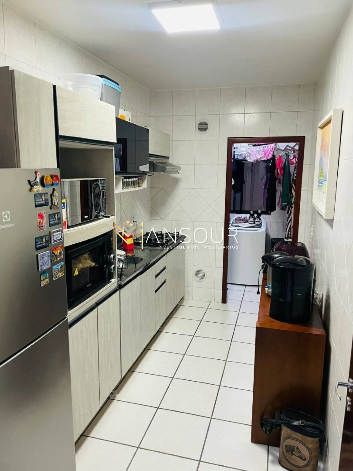 Apartamento Para Vender com 02 quartos 02 suítes no bairro Meia Praia em Itapema