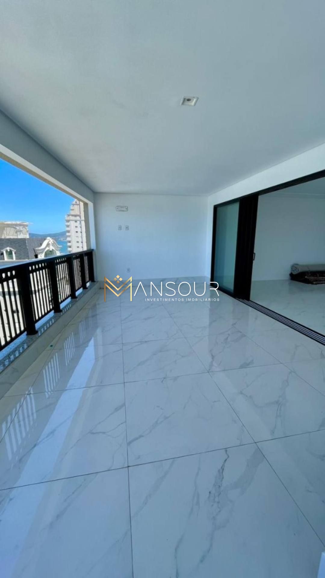 Apartamento Para Vender com 04 quartos 04 suítes no bairro Meia Praia em Itapema