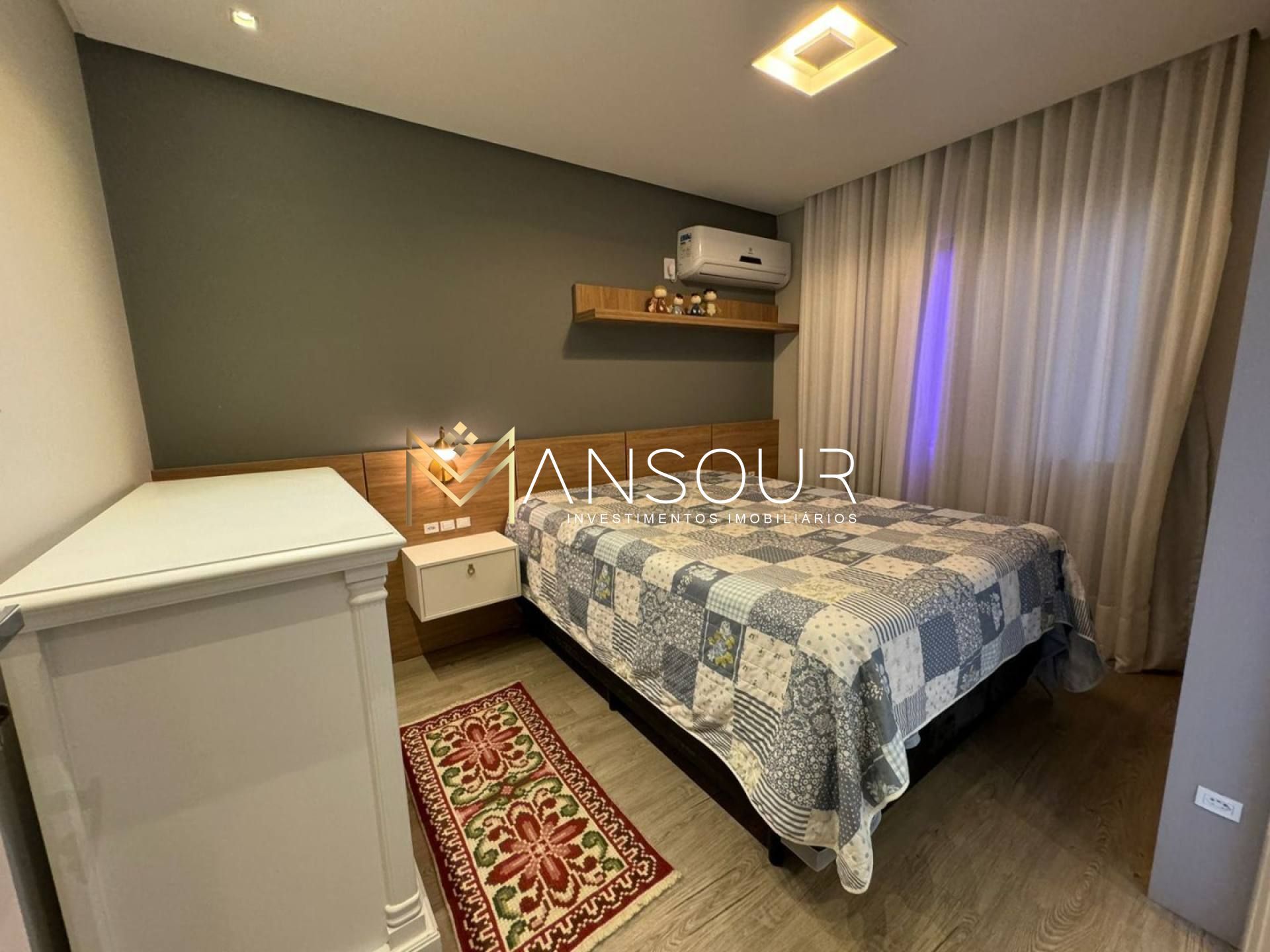 Apartamento Para Vender com 03 quartos 03 suítes no bairro Meia Praia em Itapema