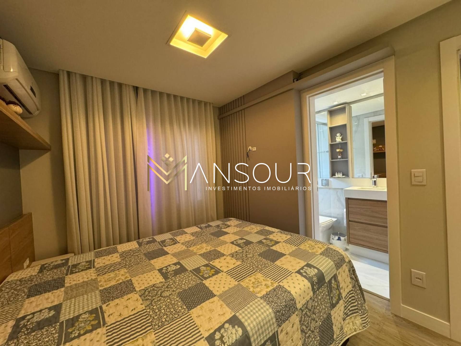 Apartamento Para Vender com 03 quartos 03 suítes no bairro Meia Praia em Itapema