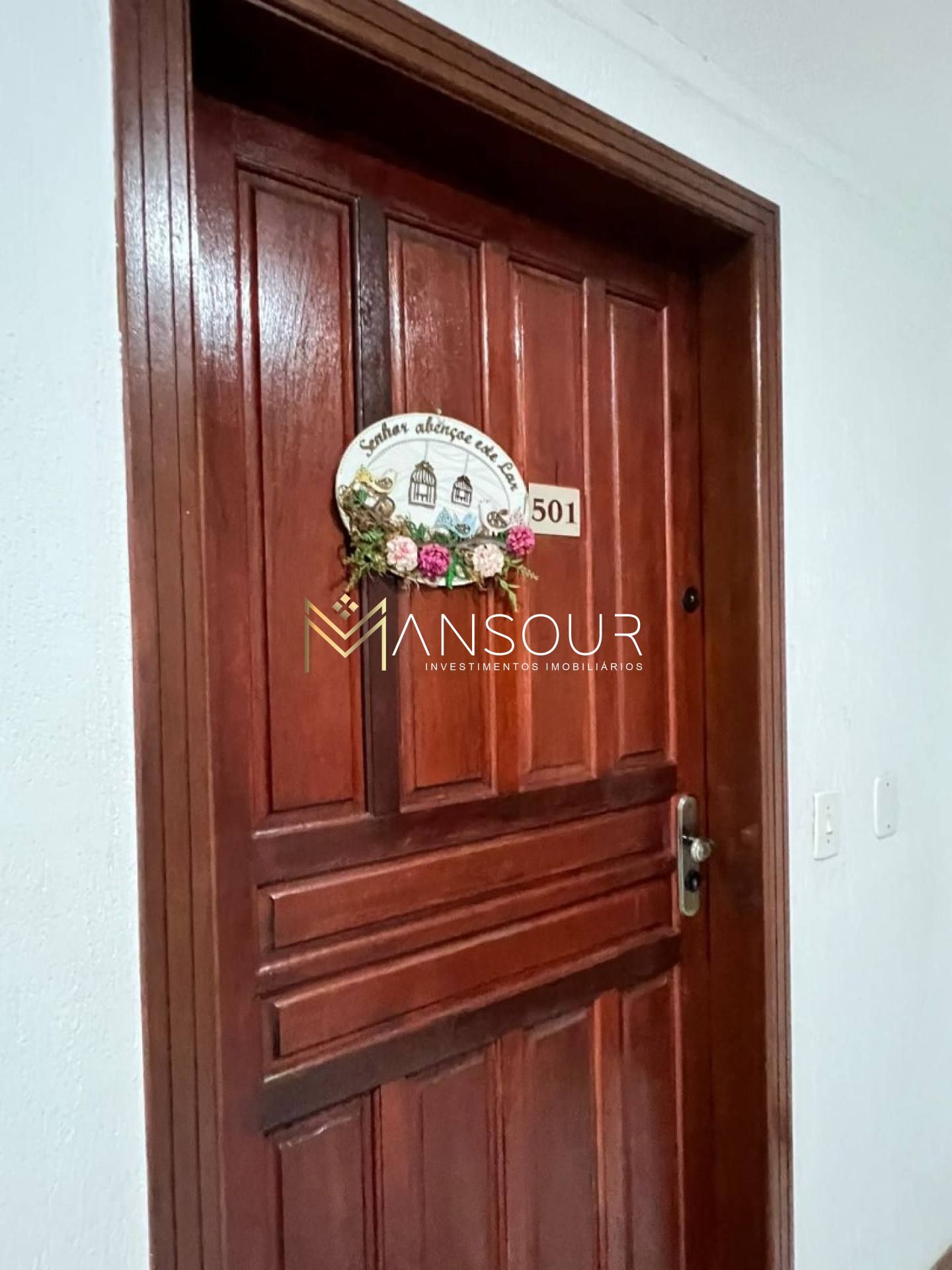 Apartamento Para Vender com 03 quartos 01 suítes no bairro Meia Praia em Itapema