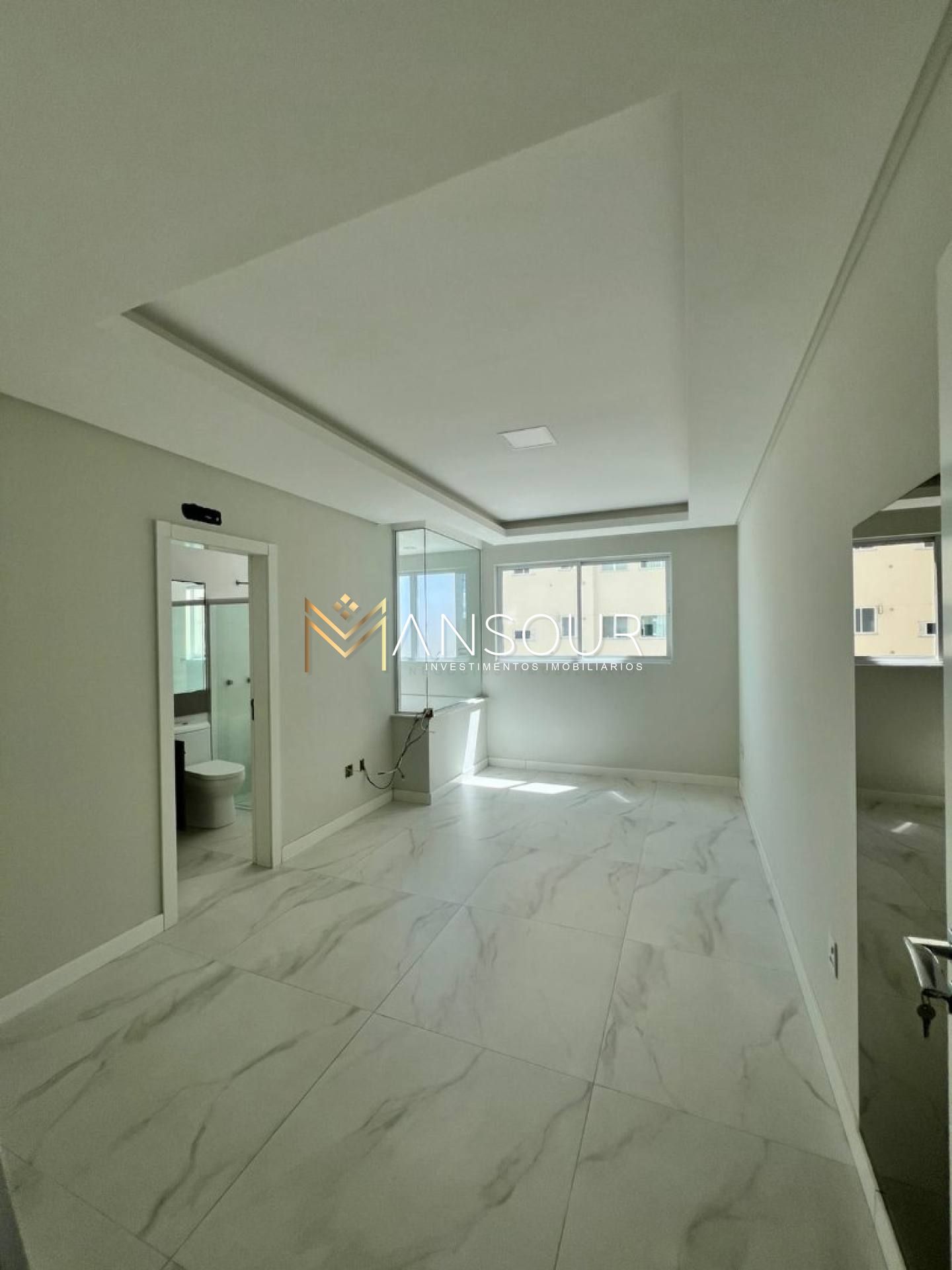 Apartamento Para Vender com 03 quartos 03 suítes no bairro Meia Praia em Itapema