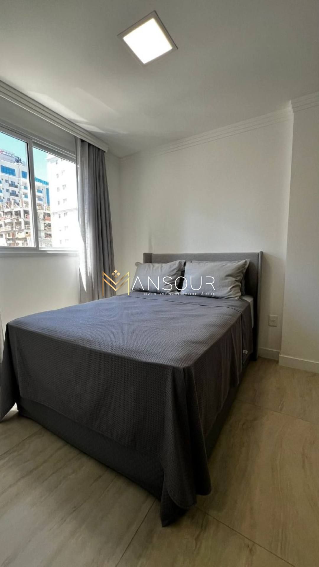 Apartamento Para Vender com 02 quartos 02 suítes no bairro Meia Praia em Itapema