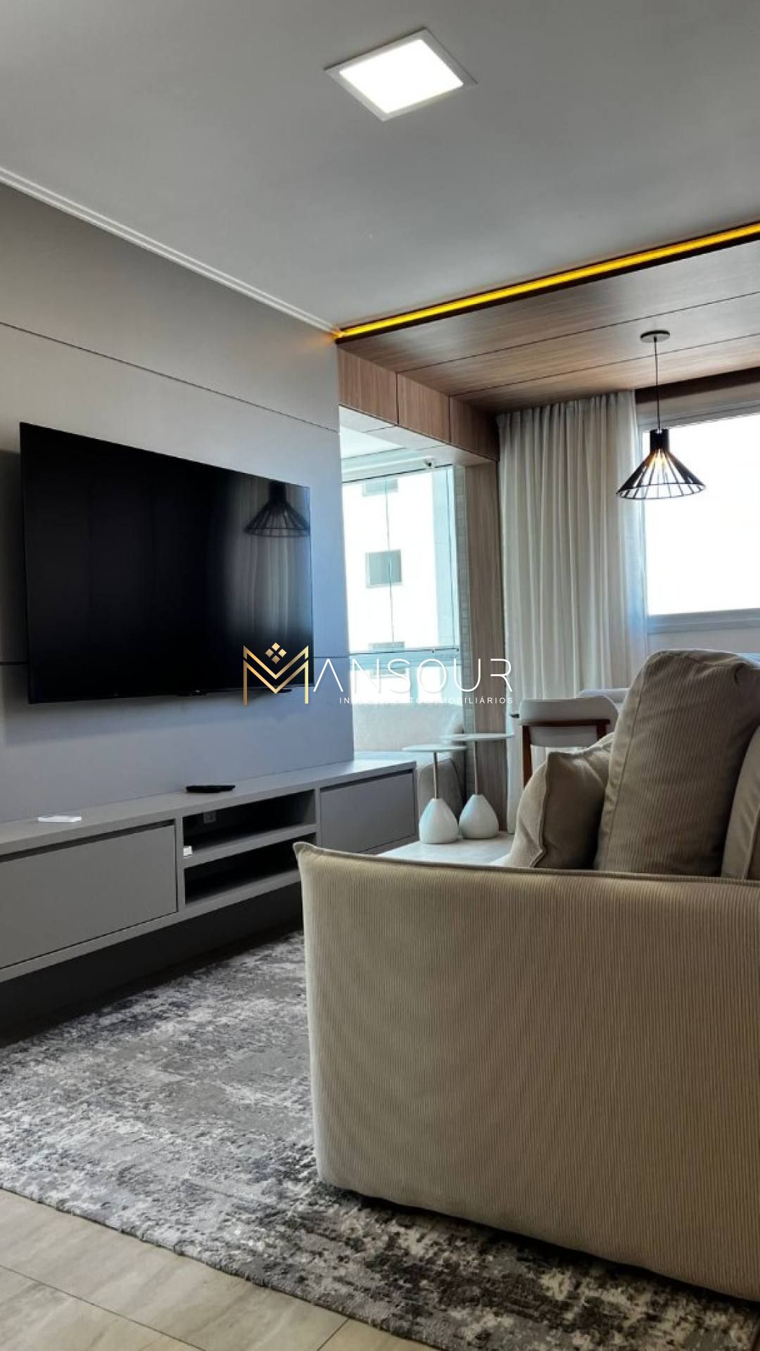 Apartamento Para Vender com 02 quartos 02 suítes no bairro Meia Praia em Itapema