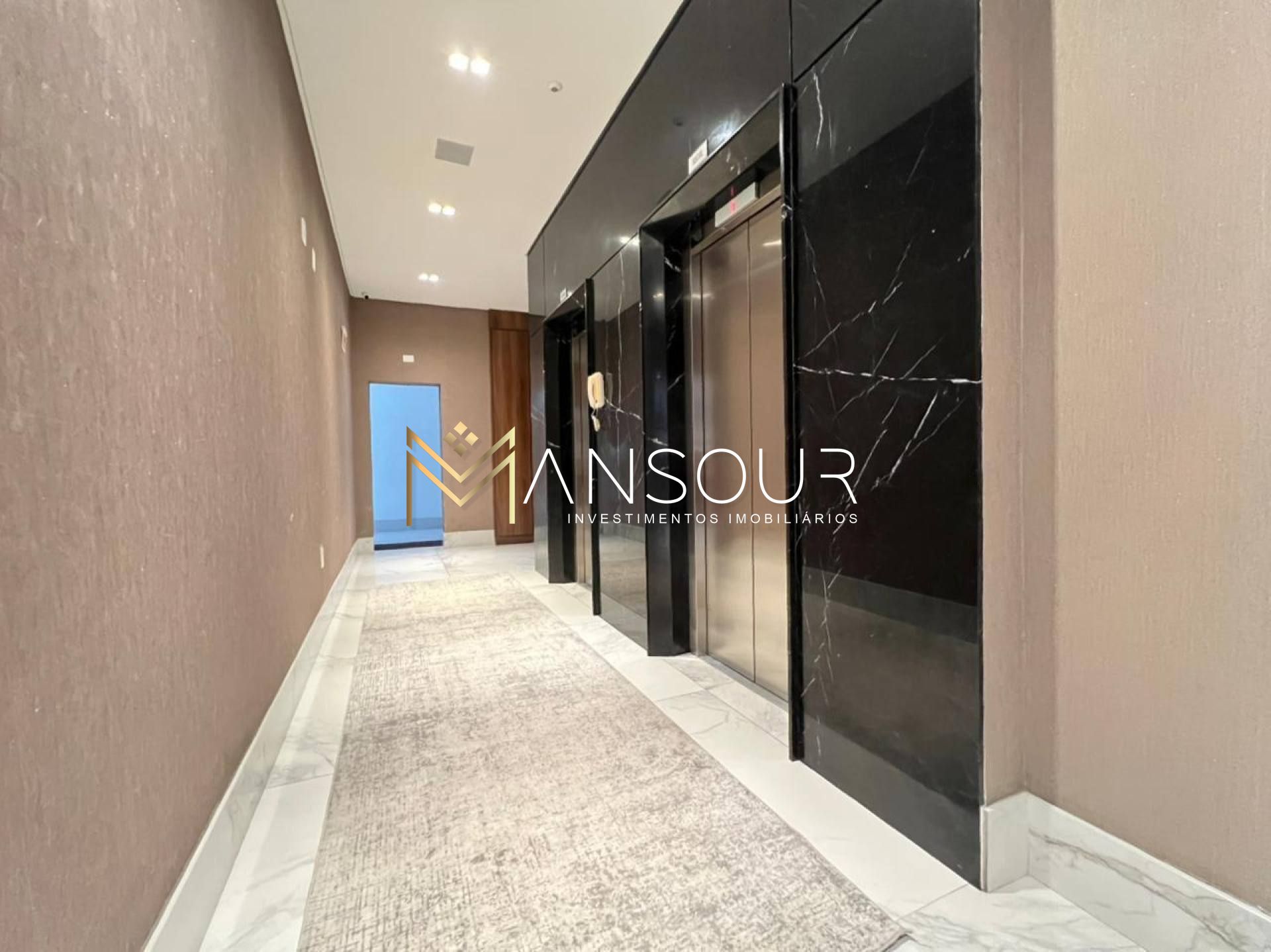 Apartamento Para Vender com 04 quartos 04 suítes no bairro Meia Praia em Itapema