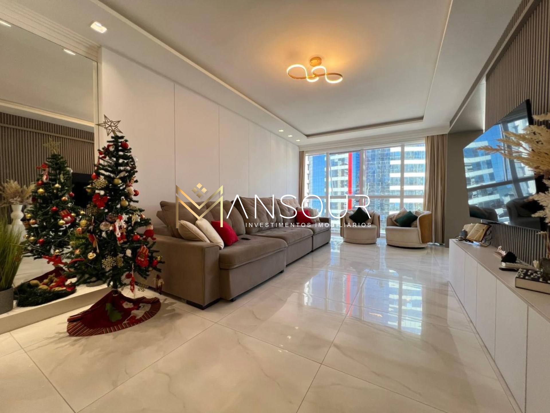 Apartamento Para Vender com 04 quartos 04 suítes no bairro Meia Praia em Itapema