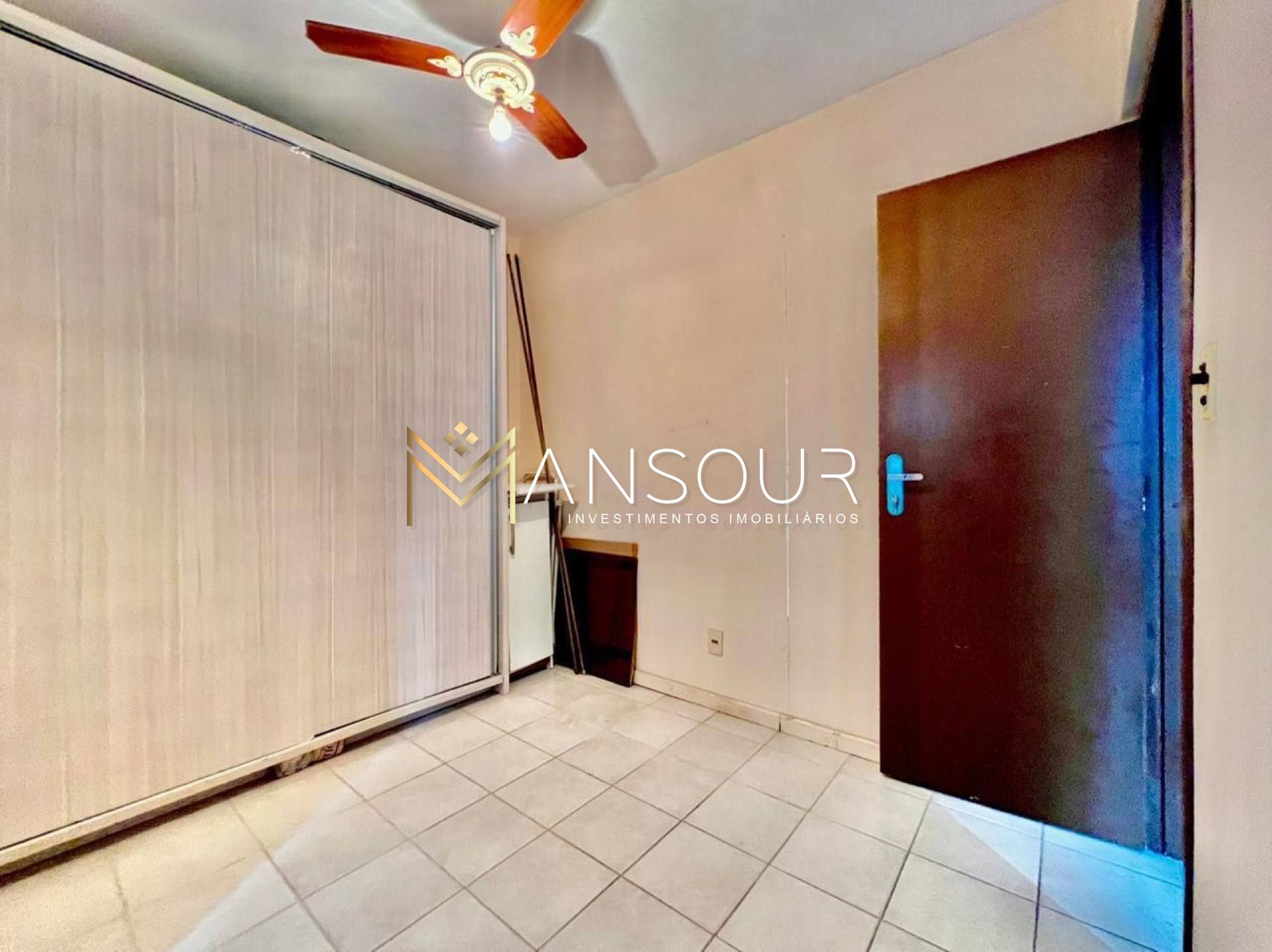 Apartamento Para Vender com 03 quartos 01 suítes no bairro Meia Praia em Itapema