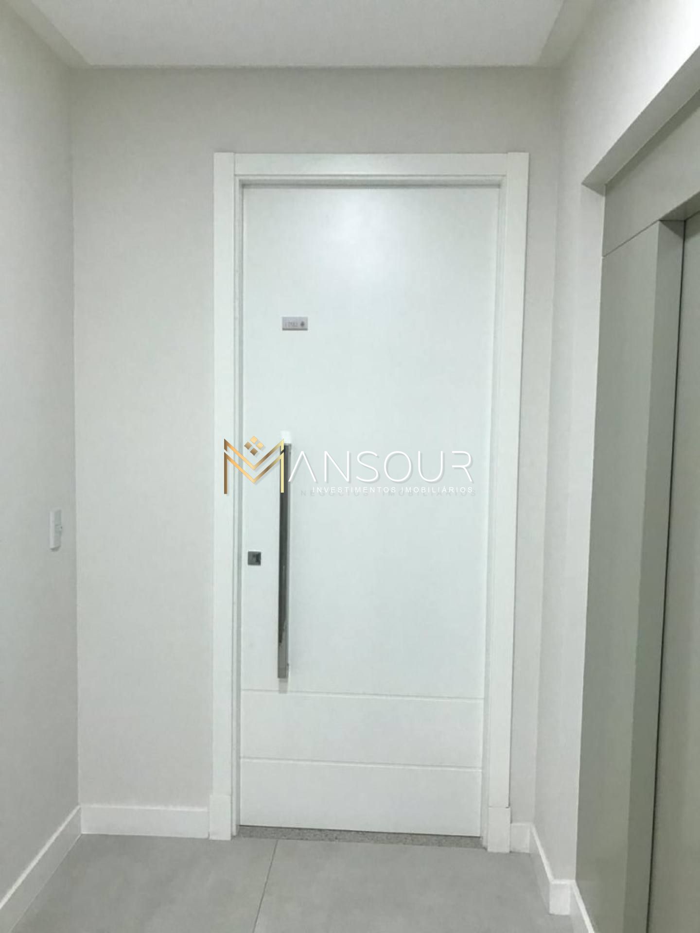 Apartamento Para Vender com 04 quartos 04 suítes no bairro Meia Praia em Itapema