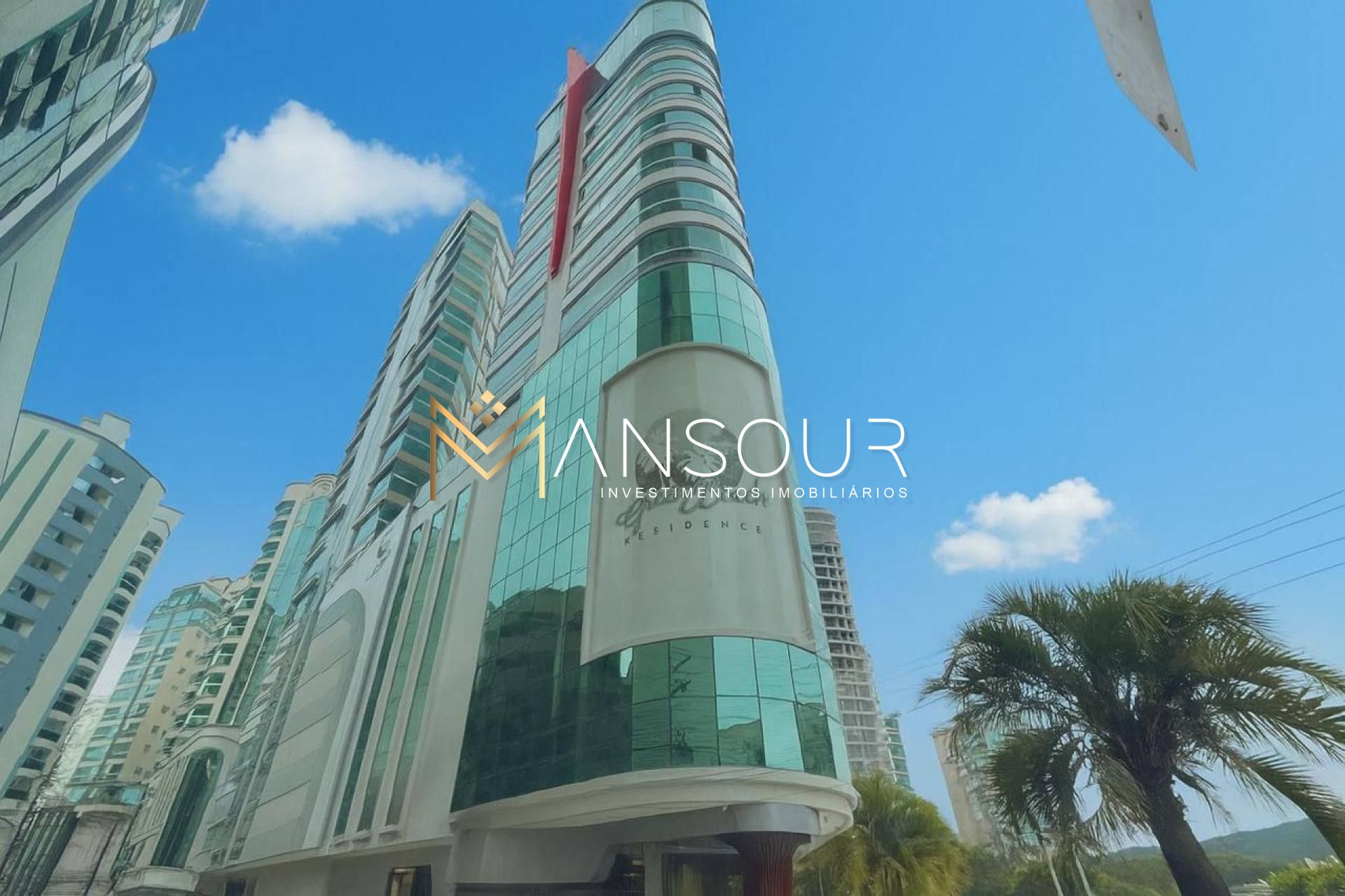 Apartamento Para Vender com 03 quartos 03 suítes no Centro de Itapema
